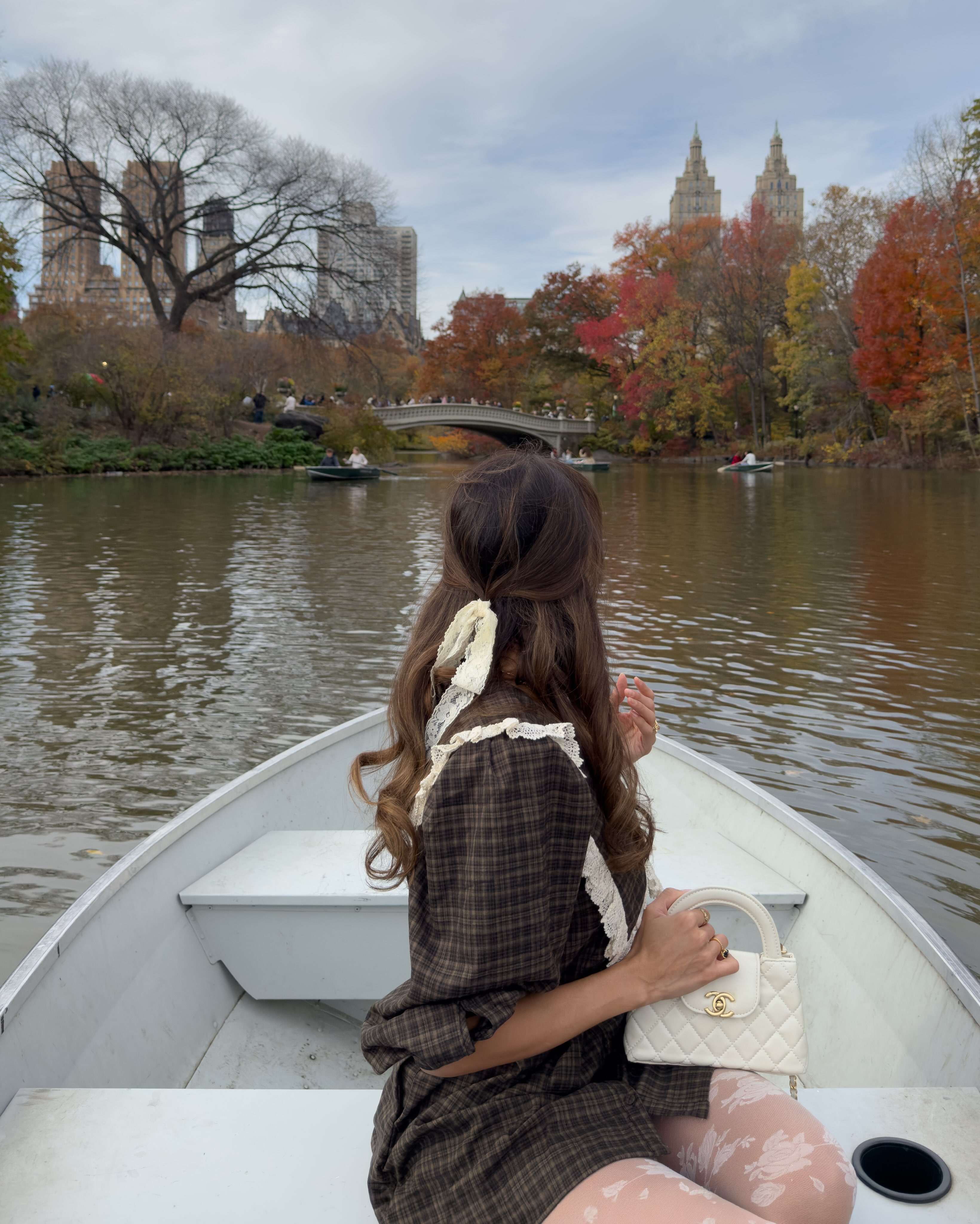 happy first day of autumn 🍂🕯️🦌 resharing some of my favorite fall moments from the last couple of years 🤎
and determined to cross off my whole fall bucket list this year 🤭
let me know what fall activity is at the top of your list this year? mine is petting a highland cow 🐮
#autumnvibes🍁 #fallinspo #pumpkinseason sweater weather, deer jacket, fawn aesthetic, romanticizing fall
