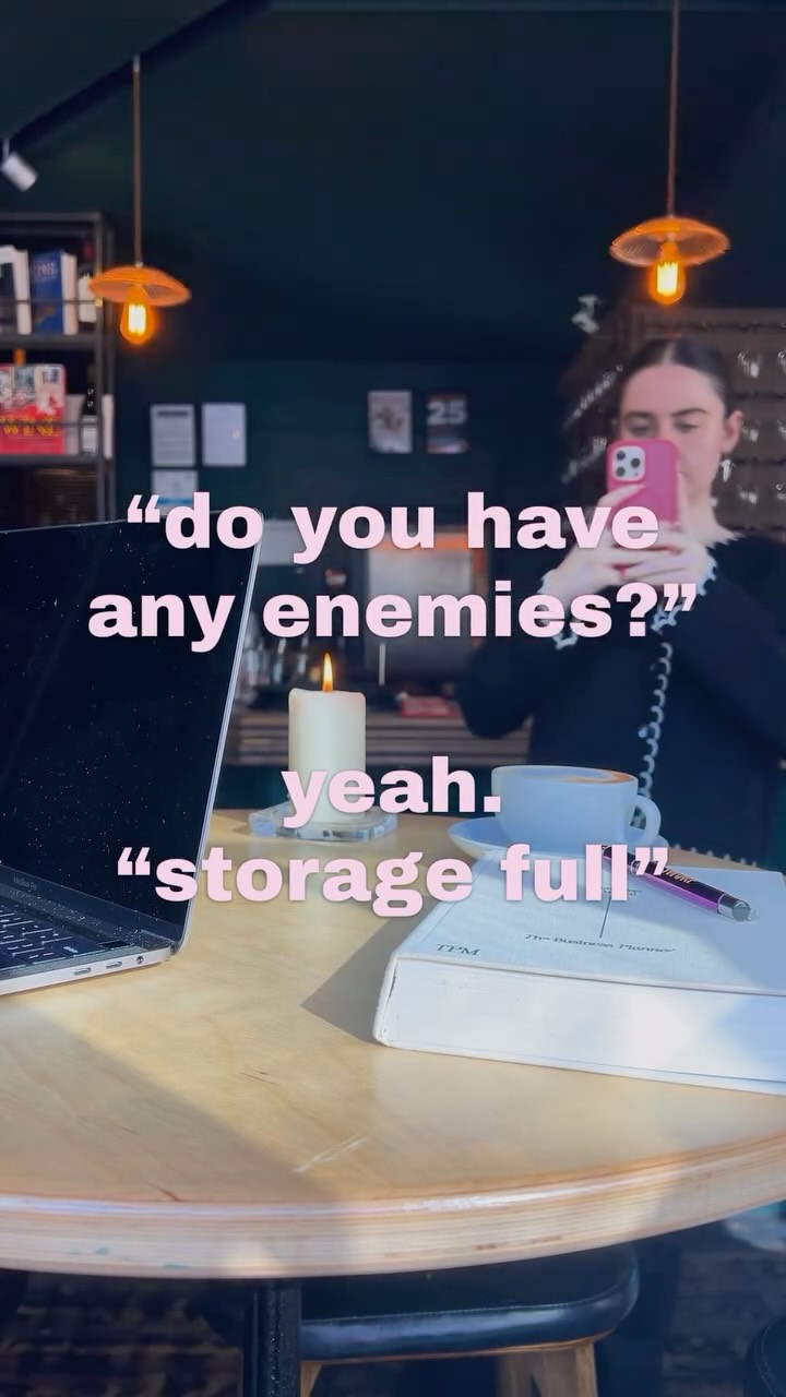 a social media managers worst enemy 🗂️😭
#socialmediamanager #contentmarketing