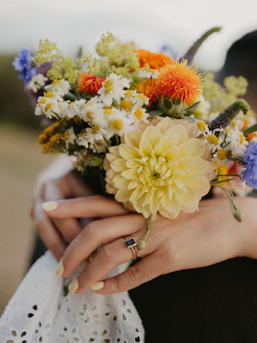 Moments choisis du superbe mariage de Christina & Alex au magnifique @ledomainedurey .
J’aime tellement cet endroit déjà hâte d’y retourner 🥰
.
#frenchwedding #frenchweddingstyle #frenchweddingphotographer #weddingphotography #frenchwedding