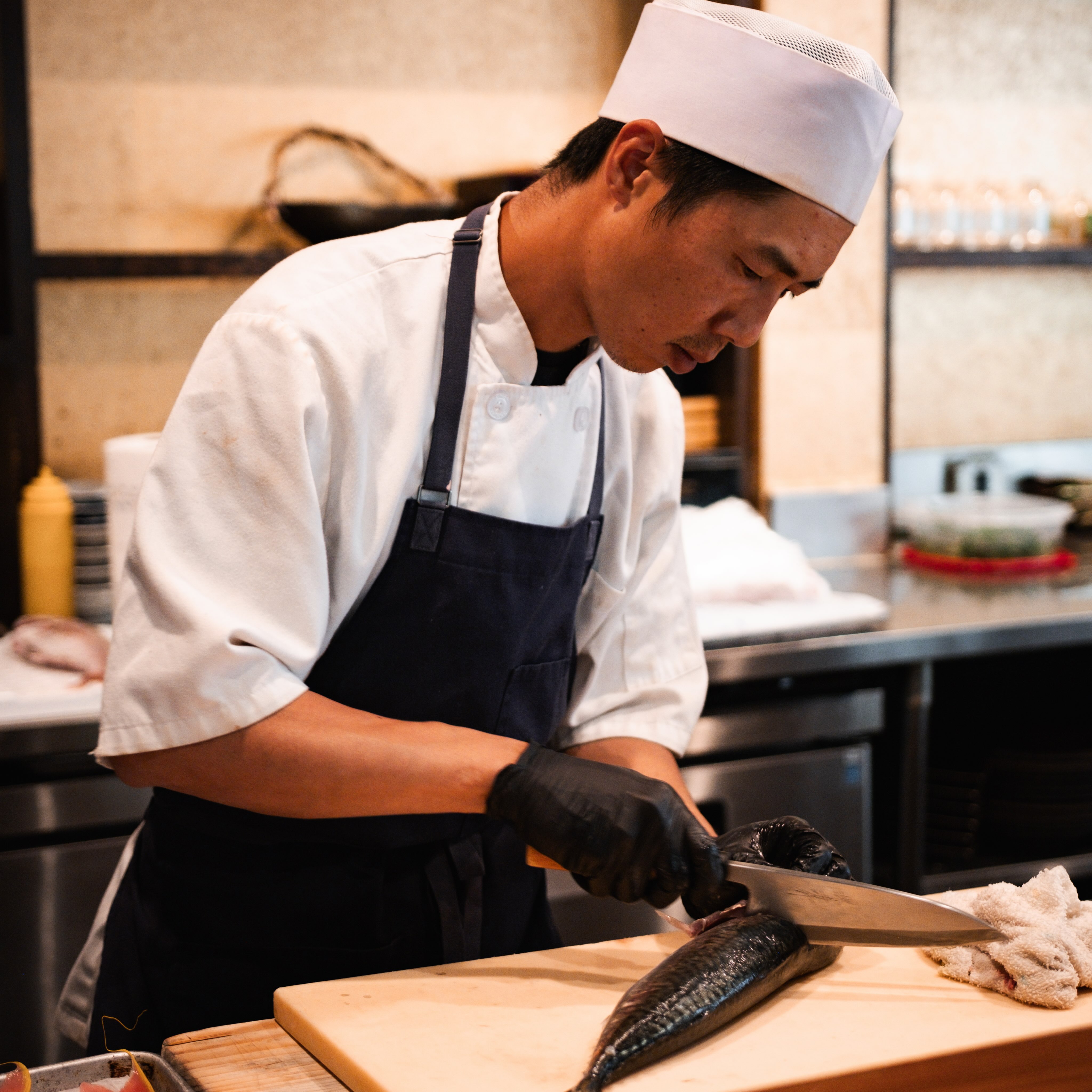 Before it becomes a dish, it becomes a study in technique.
At the board, every ingredient is approached with intention — from delicate cuts of fish to the finer details that bring a plate into balance. #Minamoto
#BellevueWA #seattlefoodies #seattlewashington #washingtoneats