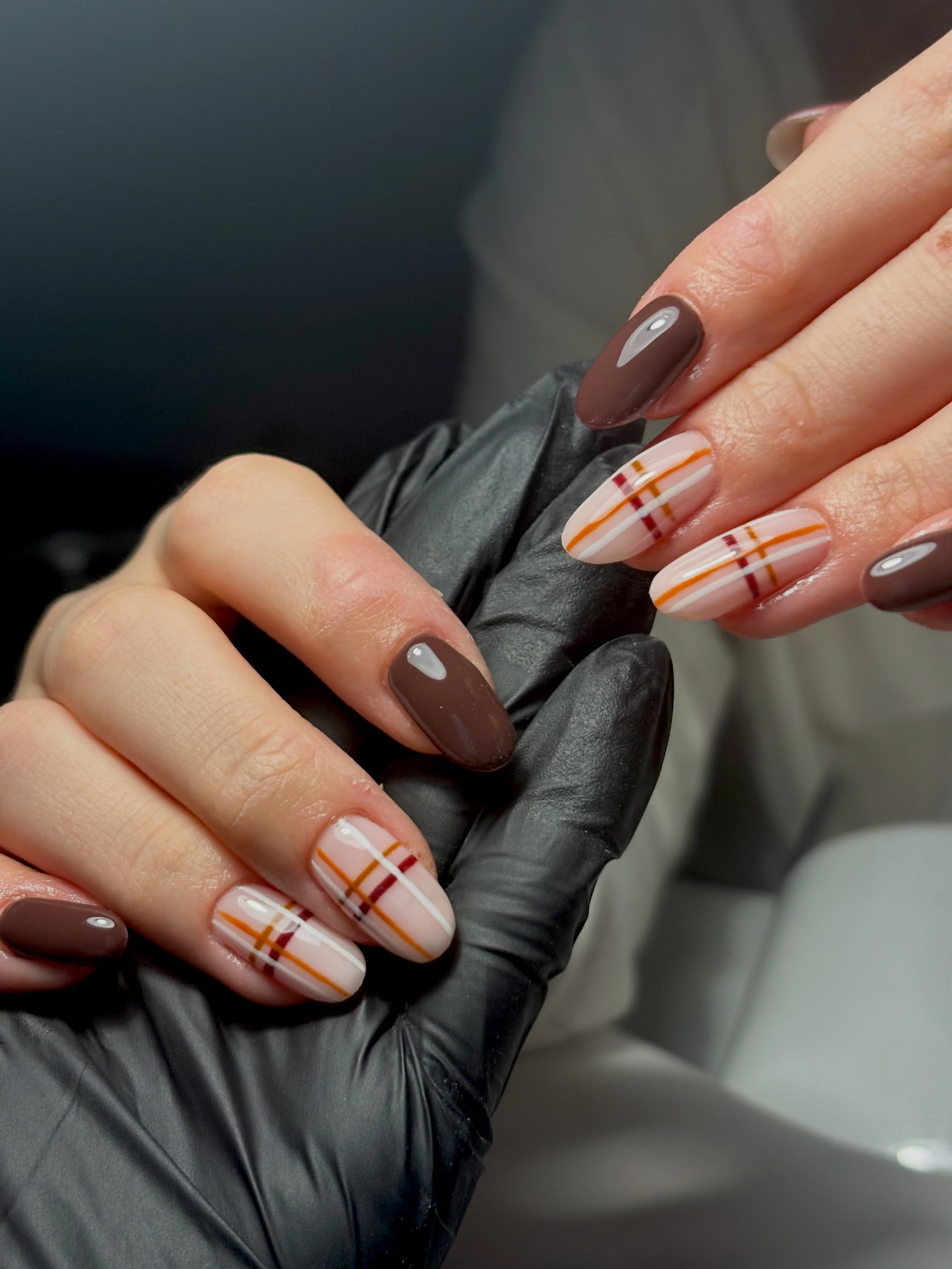 Autumn vibes incoming 🍁🍂
#autumnnails #ginghamnailart #stamfordnails #biabstamford #jadedbeautystamford
