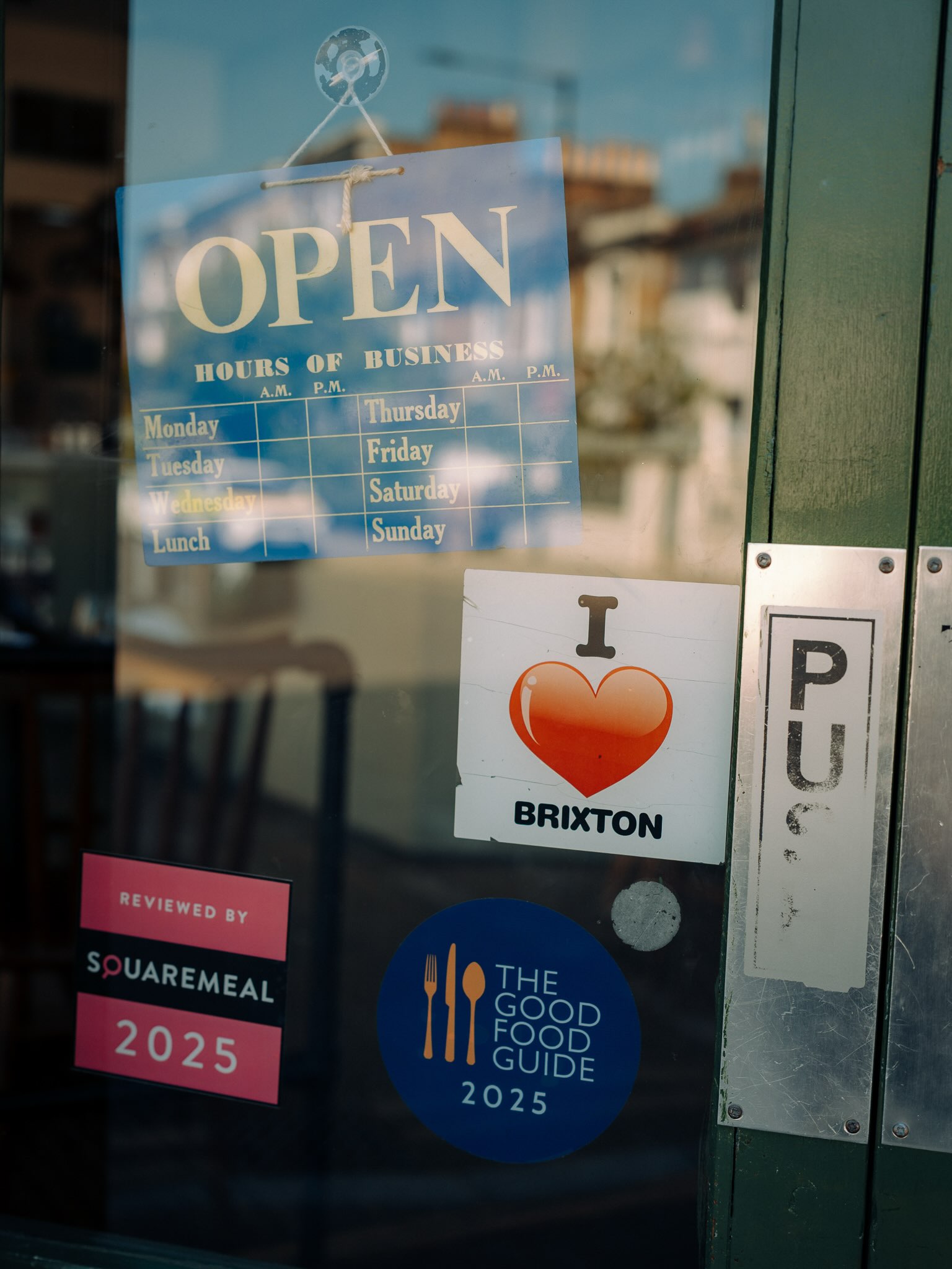 It’s nearly the weekend folks 🥂
Pop in, have a bite, enjoy a drink.
Happy Friday ✨
#lovebrixton #friday #londoneats