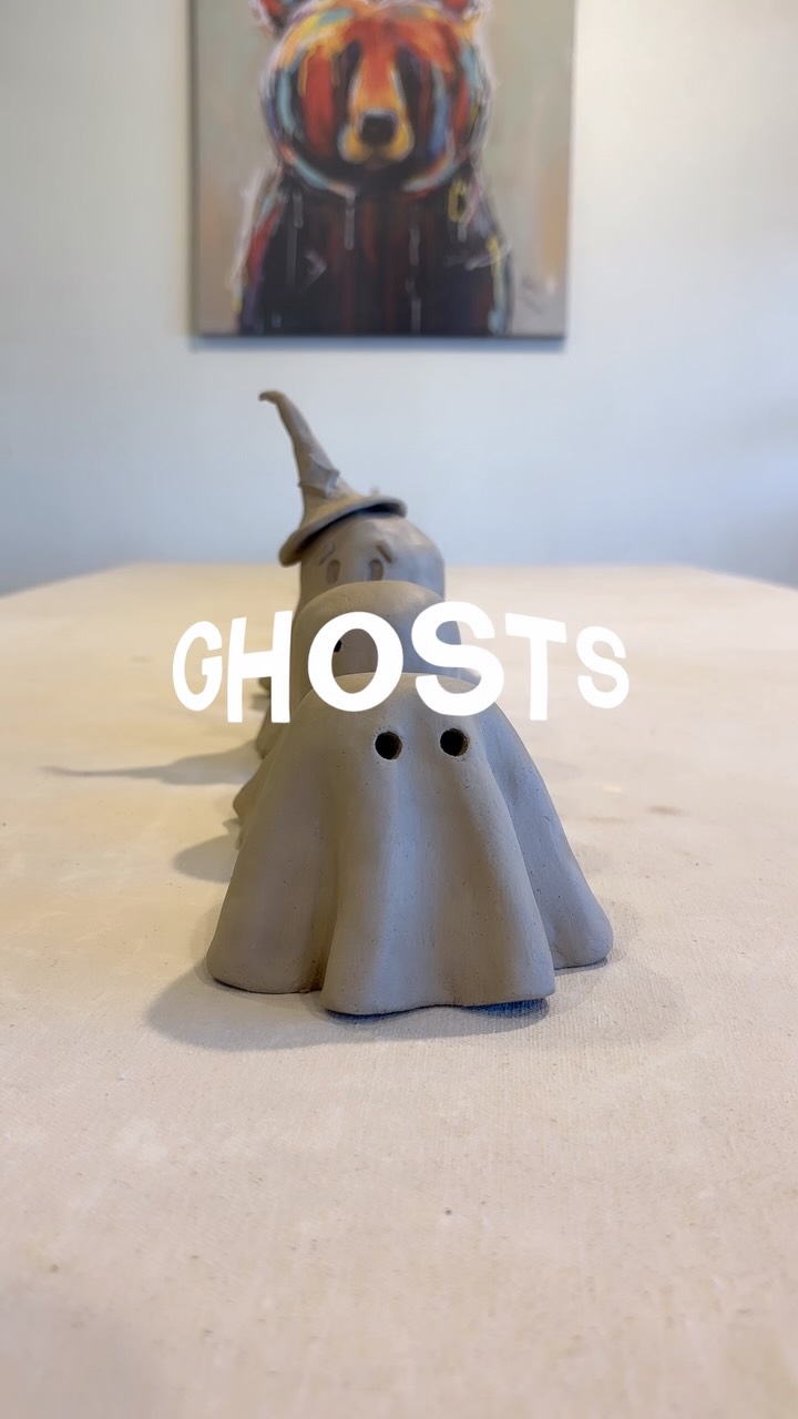 We like ghost butts and we cannot lie 👻
Couldn’t make the ghost workshop? We’ve still got…
09/27 🎃 Pumpkins
10/11 🧀 Charcuterie Boards
10/18 👻 Ghosts round 2
10/25 🎃 Pumpkins round 2
🪩link in bio to sign up!
#denverpottery #potteryclasses #stonebearstudios #lakewood #denver
