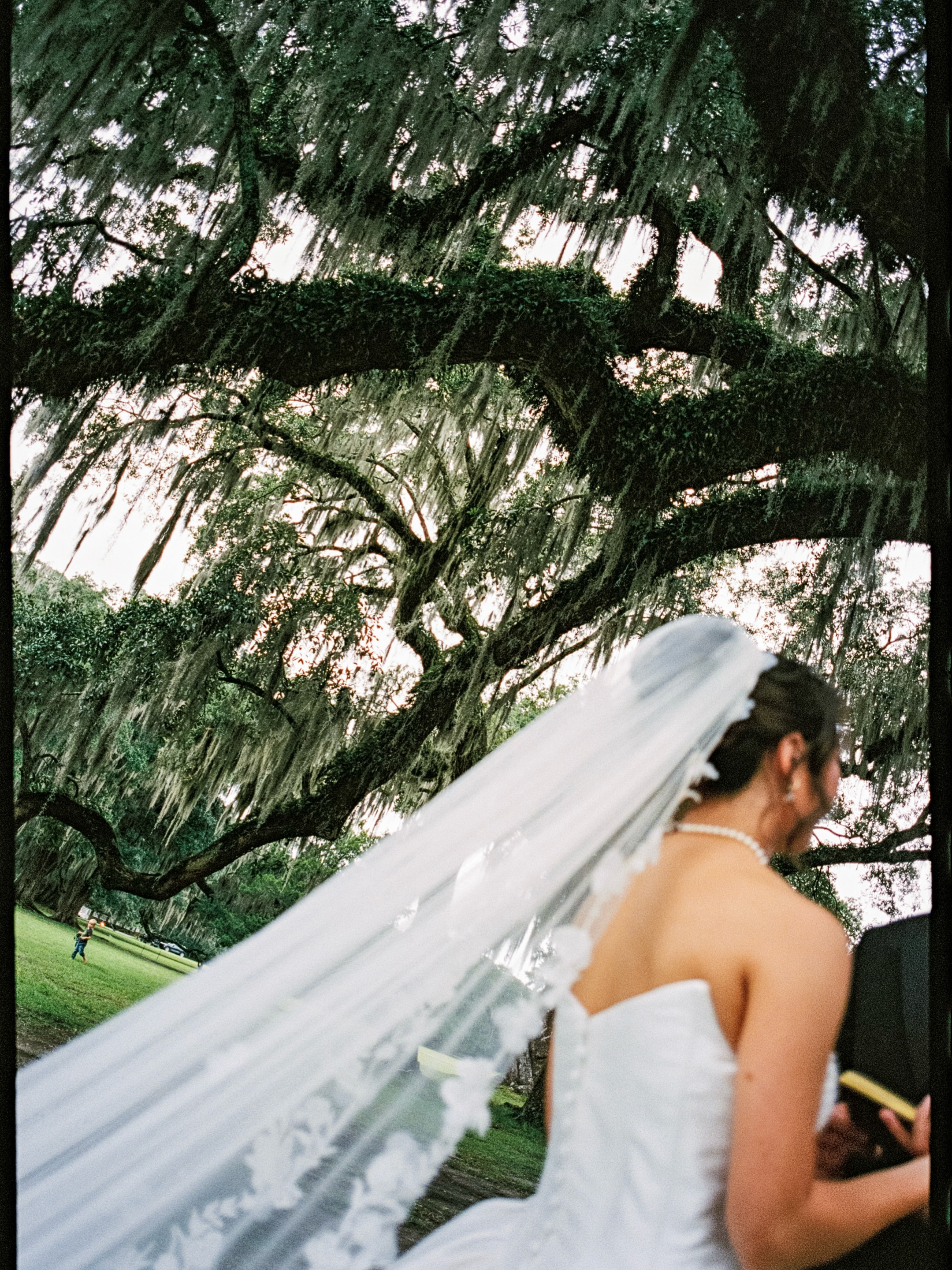 A look back at this “I do” beneath the Spanish moss of Charleston, South Carolina.
Coordination: @leighandcoevents
Photography: @clichephotographers
Wedding Venue: @middletonplaceevents & @theinnatmiddleton