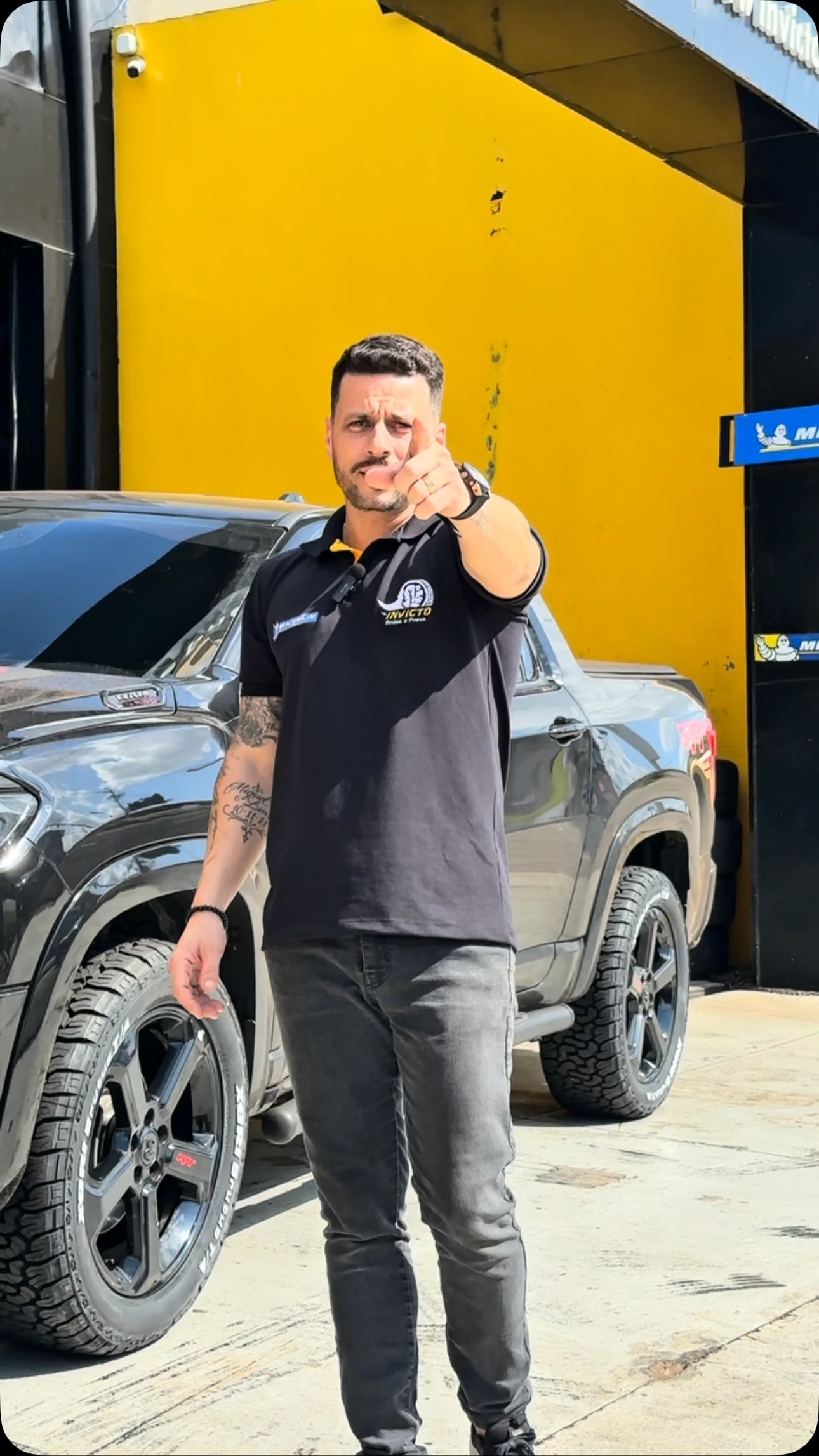 RAM RAMPAGE R/T — Mais robustez e presença na estrada!
🏁 PNEU XBRI BRUTUS ALL TERRAIN
• Medida: 255/55 R19
• Índice: 116/112R
• Letra branca
• Etiqueta: F/C — 77 dB
⬆️ ACESSÓRIOS
• Espaçador de rodas SM Auto Parts
• 20 mm / 25 mm
• Furação: 5x110
• Com parafusos
⚙️ SERVIÇOS REALIZADOS
• Alinhamento
• Balanceamento
🔥 Um conjunto pensado para deixar a RAM Rampage R/T ainda mais marcante, com visual robusto e personalidade!
📍 INVICTO Rodas e Pneu
📞 (16) 3771-2800
#InvictoRodasEPneu #RAMRampage #RampageRT #XBRI #BrutusAllTerrain AllTerrain Rodas19 Pneus19 EspacadorDeRodas SMAutoParts