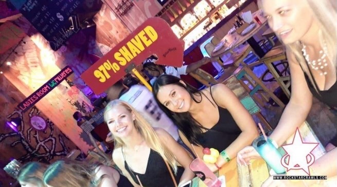 🍹🔥 The girls came ready for a night out! Drinks, laughs, and nonstop fun while hitting the best bars and making memories along the way. 💃✨ #GirlsNightOut #BarCrawl #PartyVibes #nightlife