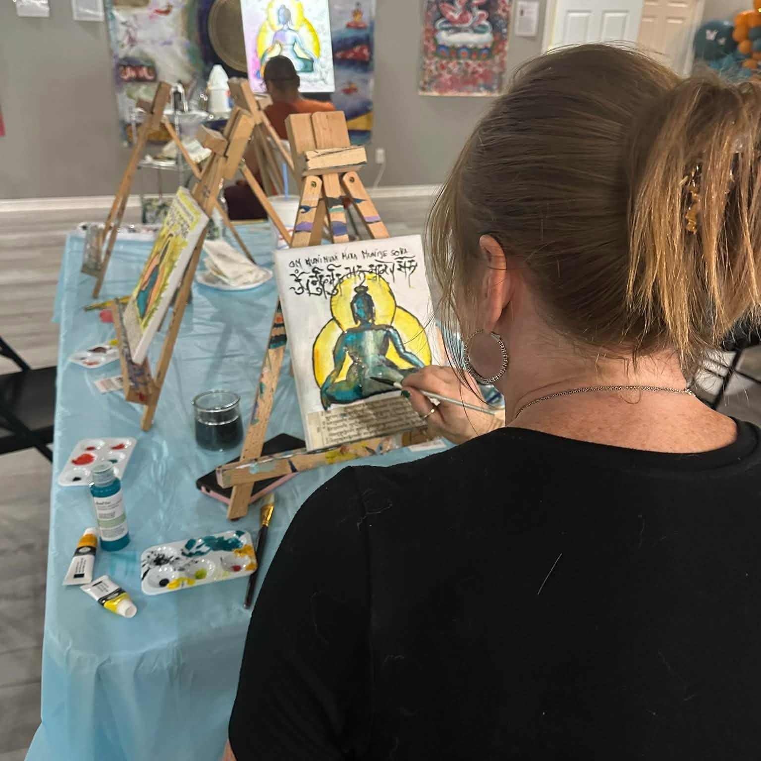 A week with Lama Tashi Norbu, renowned Tibetan artist and it has been nothing short of amazing. Last nights painting class. Tonight we have a Dharma Talk and brief meditation and tomorrow evening is Mandala creation. @lamatashi_norbu @tibetan_sacred_tattoo