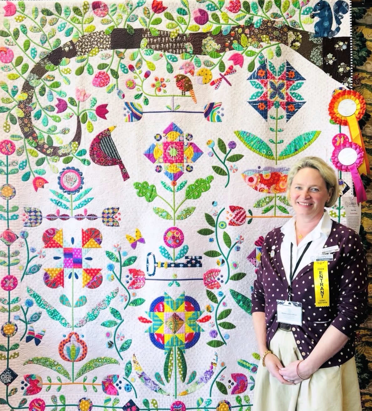 We’re thrilled to welcome Sarah Fielke to Cutting Cloth for a trunk show on Saturday 31 October! ✨
Sarah is an award-winning Australian quilt designer, author and teacher whose work brings traditional quilting and fresh, playful design together. She’s known for her beautiful needle-turn appliqué, and books such as Old Quilts, New Life show her wonderful ability to find new inspiration in quilts of the past.
This is your chance to see Sarah’s quilts up close, hear the stories and ideas behind them, and spend an evening surrounded by people who love quilting as much as you do. Whether you’ve followed Sarah’s work for years or are discovering it for the first time, we’d love you to join us.
🧵 Saturday 31 October, from 5 pm
📍 Cutting Cloth, Alphington
🎟️ Tickets are $10—book through our website.
#cuttingcloth #sarahfielke #patchwork #quilt #melbournefabricstore