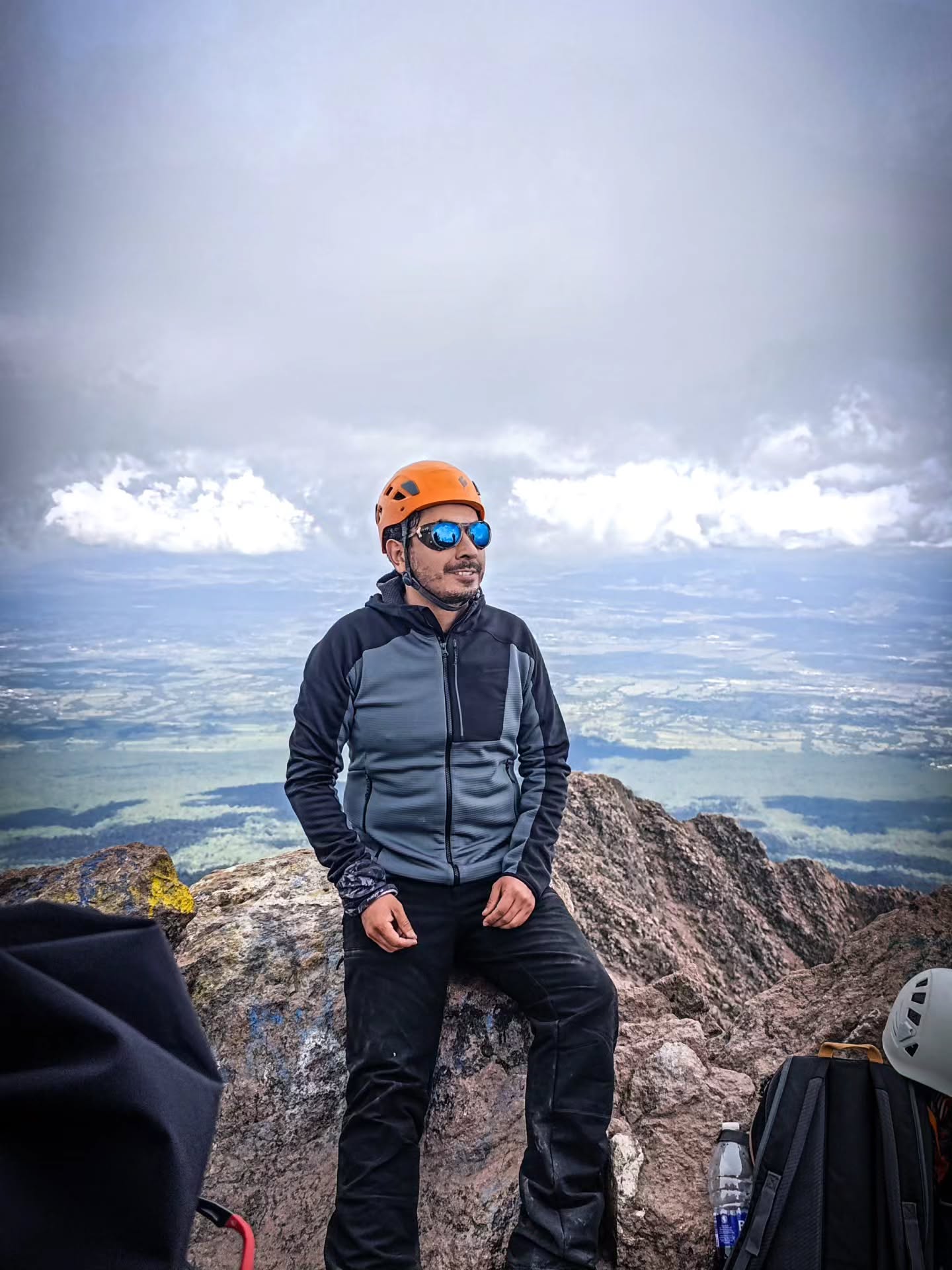 Ascenso Malinche Personalizado ⛰️
Comenzando la temporada con un ascenso privado para Ale y con éxito en cumbre. Gracias a Jhon, nuestro guia para esta salida por brindarle toda la seguridad y motivación necesarios para llegar.
Gracias @islas_alex2 por la confianza, que vengan mas cumbres 🥳
Gente, estamos a punto de publicar nuestros calendarios para la temporada 2026-2027. Vienen promociones 🤫
#Malinche #senderismomexico #México #ascensoprivadomontaña