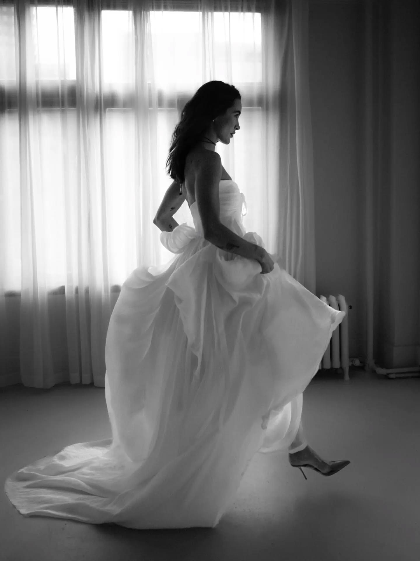 The story of Alluvia continues at @chloejanebridalwear.
From September 25 – October 4, discover the newest Alluvia styles alongside OUMA signatures like Aurora, Romy, and Elysian —available to try on in person for a limited time.
Come experience the movement, texture, and details up close, and find the piece that feels like you.
Limited time only.
Book your appointment directly with Chloe Jane Bridalwear.
#OUMA #ModernBride #LuxuryBridal #BridalStyle #WeddingInspiration
