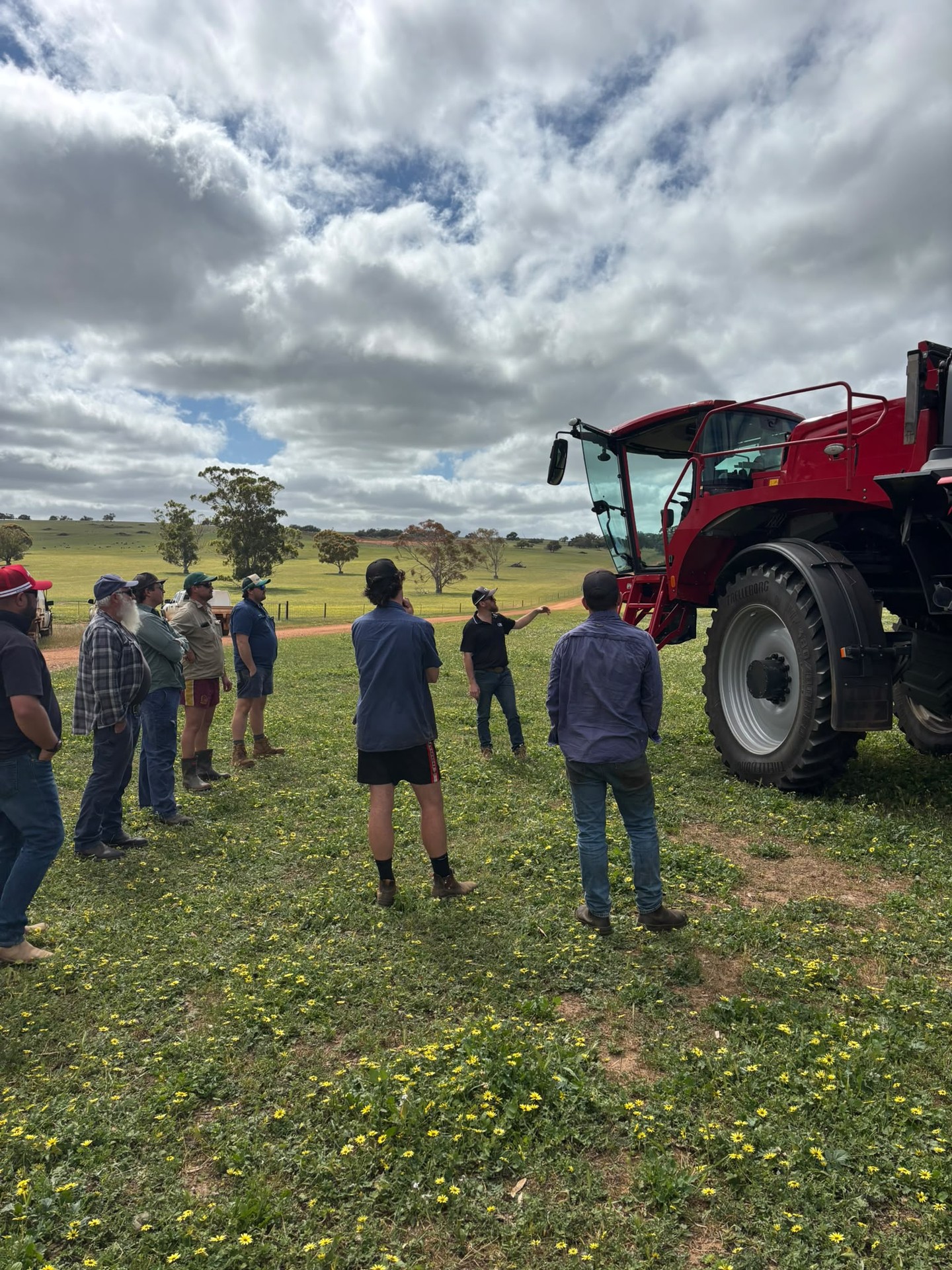 A great couple of days out in the paddock! 👏
From Moora to Northam, it was great to see growers getting hands-on, asking questions and seeing the latest equipment in action.
Thanks to everyone who came along and made both HORSCH Demo Days a success, and to the people who helped bring them together.