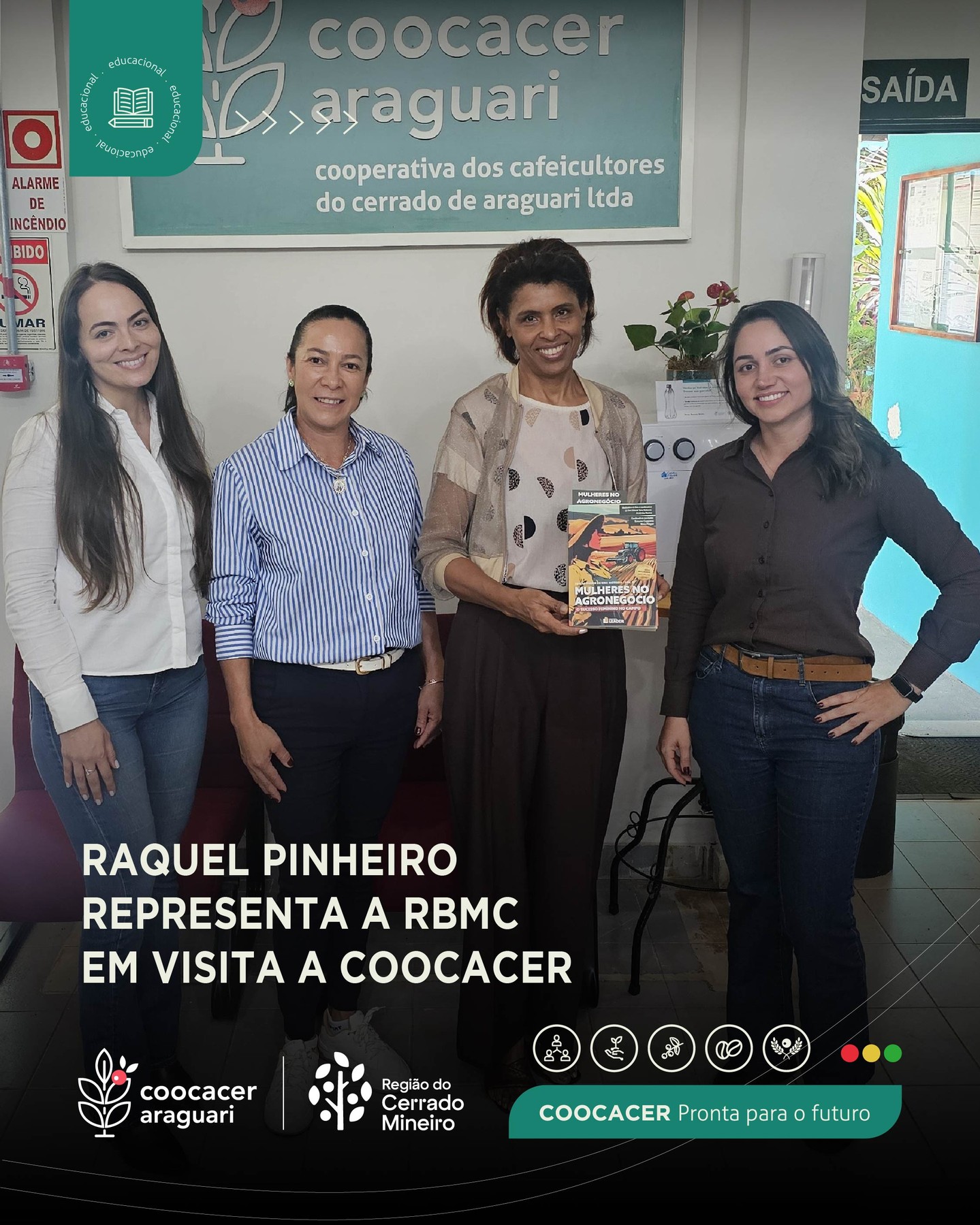 RBMC E COOCACER FORTALECEM O PROTAGONISMO FEMININO NA CAFEICULTURA ☕👩🌾
A cafeicultura brasileira é construída por muitas mãos. E, cada vez mais, as mulheres ocupam espaços de protagonismo na produção, na gestão, na pesquisa, na comercialização e nas decisões que movimentam toda o elo da cadeia do café.
É nesse cenário que a Rede Brasileira de Mulheres Cafeicultoras (RBMC) vem construindo uma importante rede de conexões entre mulheres de diferentes regiões do país, promovendo a troca de conhecimento técnico, experiências e boas práticas para fortalecer a atuação feminina na cafeicultura.
Em uma agenda de aproximação no Cerrado Mineiro, a cafeicultora e engenheira agrônoma Raquel Pinheiro esteve na COOCACER para apresentar a iniciativa e dialogar sobre novas possibilidades de conexão com mulheres que fazem parte da cafeicultura da região.
A proposta é fortalecer essa presença no Cerrado Mineiro e, a partir dessas conexões, ampliar pontes com cafeicultoras de outras regiões do Brasil. O encontro também contou com a participação da cafeicultora Rosivania Alves, e da , Coordenadora de Sustentabilidade, Jéssica Narciso, representando a COOCACER.
Como símbolo dessa construção, Raquel Pinheiro entregou à Eliane Cristina Barbosa Cardoso, Diretora Executiva da COOCACER, o livro Mulheres no Agronegócio, do qual é coautora. O gesto representa o compartilhamento de uma trajetória e reforça o valor da disseminação de conhecimento para inspirar e fortalecer outras mulheres que atuam no agronegócio.
💧🌱 Essa ação faz parte do Programa de Sustentabilidade 🍒 Café Sustentável e da Sustentabilidade 6.0, dentro do Eixo Educacional, por estimular a troca de conhecimentos, experiências e boas práticas, contribuindo para o fortalecimento das mulheres na cafeicultura.
🌱 Conhecimento compartilhado transforma trajetórias e fortalece o futuro da cafeicultura.
#RBMC #MulheresCafeicultoras #MulheresNoAgronegócio #Cafeicultura #CerradoMineiro #Café #Sustentabilidade #COOCACER