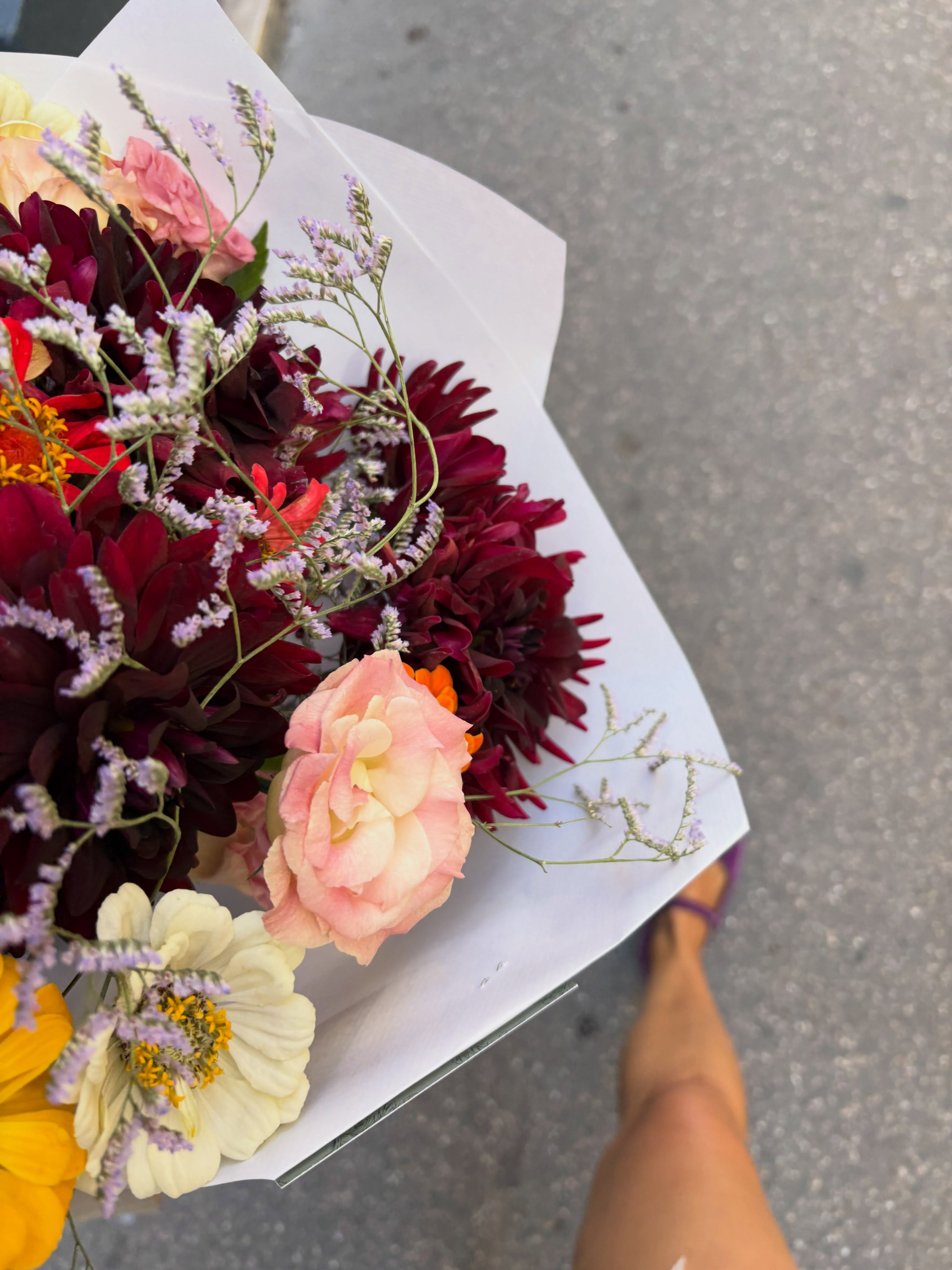 Bon dimanche fleuri ! 🌺
#fleuristelyon #fleursdesaison #bouquet #sunday