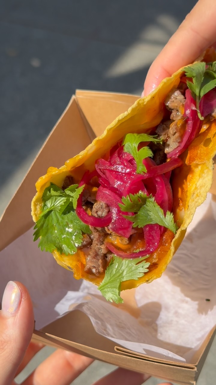 CHOWDOWN TIME 🍴🐾 This weekend, October 3rd, is @udistrictpartnership Chowdown! We got Cauliflower Taco or Carne Asada Taco Costra Style all day long! 🌮
