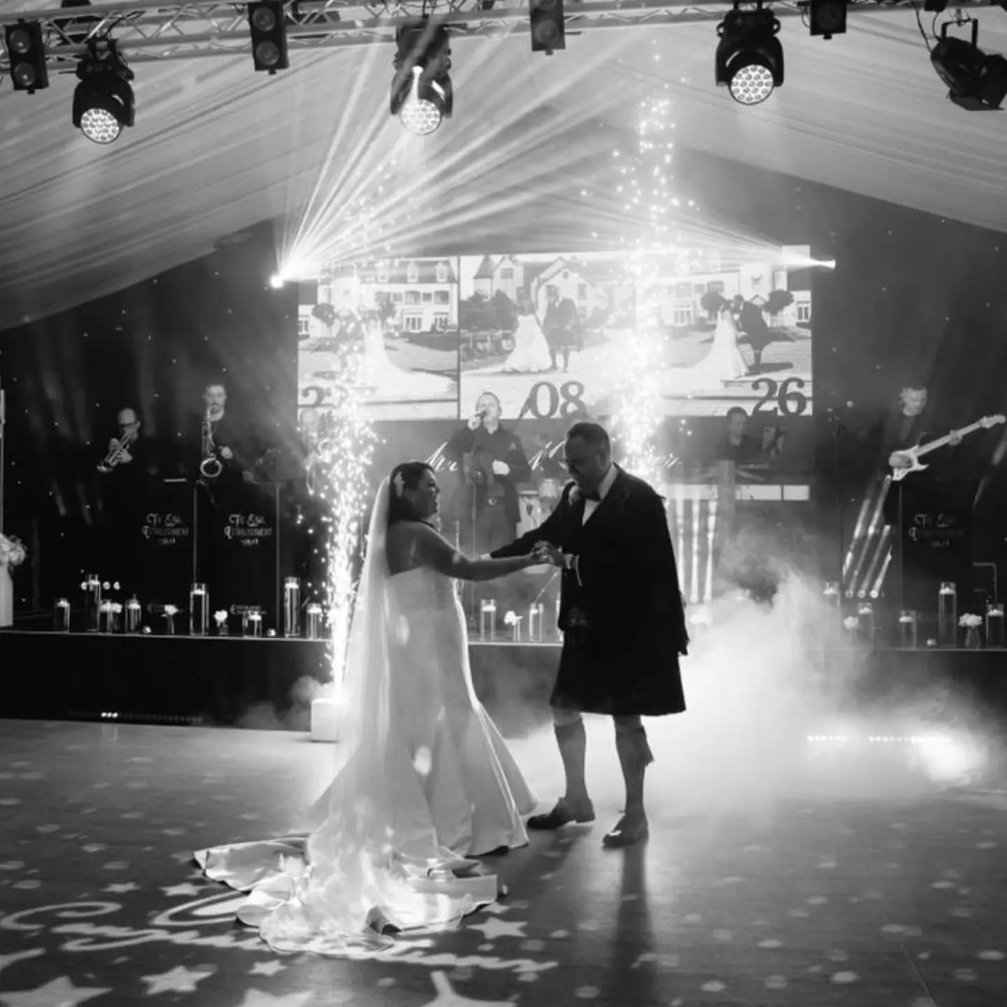 It was a pleasure to provide a night filled with disco and soul for Emma & Ross @inglistoncountryclub
.
info@establishedentertainment.co.uk
.
Photo @floresdeabriil
.
.
.
.
.
.
.
.
#luxuryscottishwedding
#scottishweddingplanner #scottishweddingsupplier #scotlandwedding #luxuryentertainment
