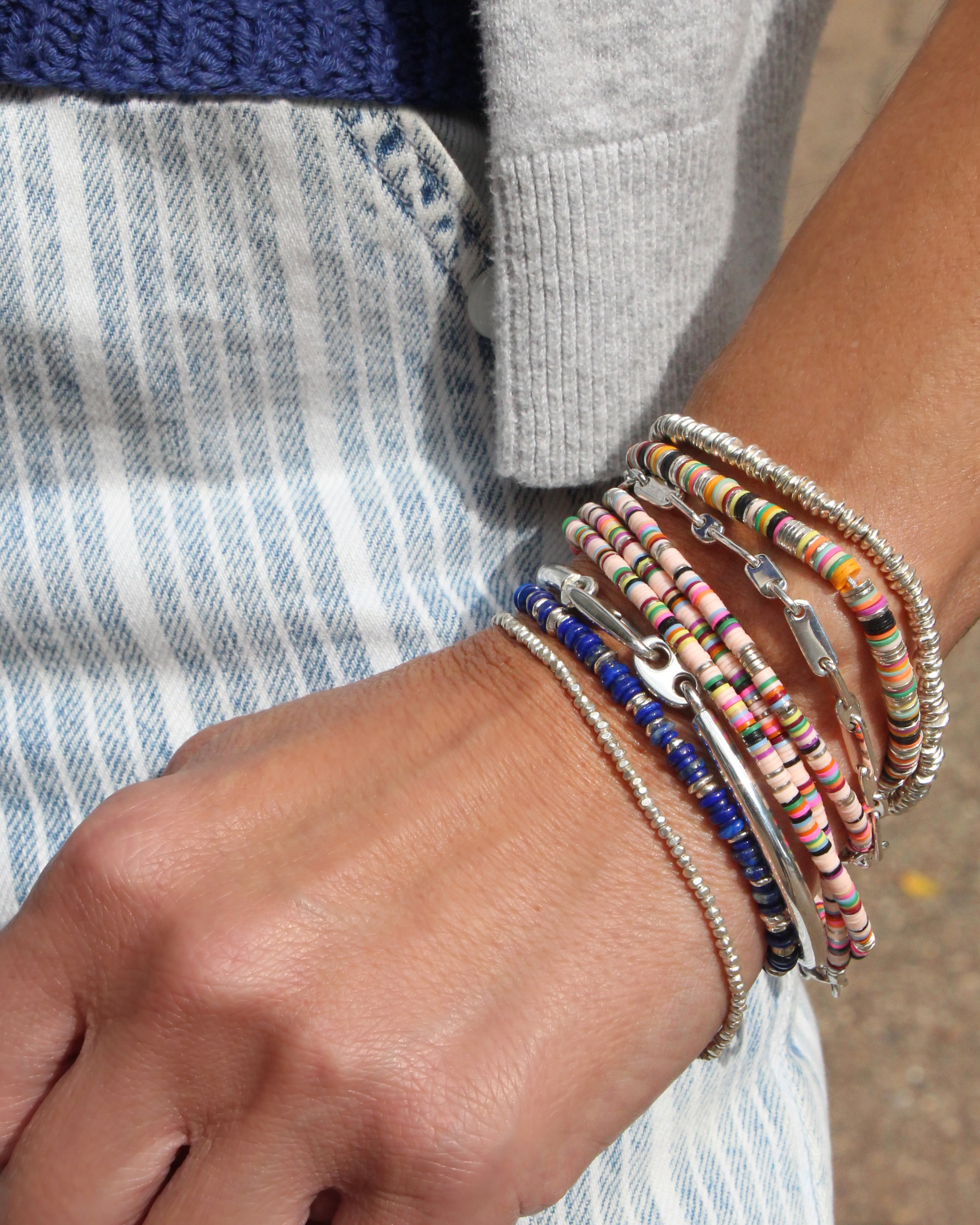 ✨ NEW ARTIST ALERT! ✨ @maorofficial has entered the chat! 💬 A gorgeous mix of timeless sterling silver pieces, with an array of colorful African trade beads!
#jotd #stylebymax #silverjewelery #bracelets #rainbow