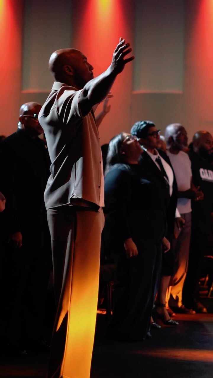 WE’RE LIVE! And we are READY FOR GAIN!
We’re grateful for every mountain He brought us over, every valley He carried us through, and every step He used to bring us here. 🙌🏽
Join us LIVE on KeionHendersonTV 💚
If you’re grateful for how far God has brought you, comment below and give Him praise!