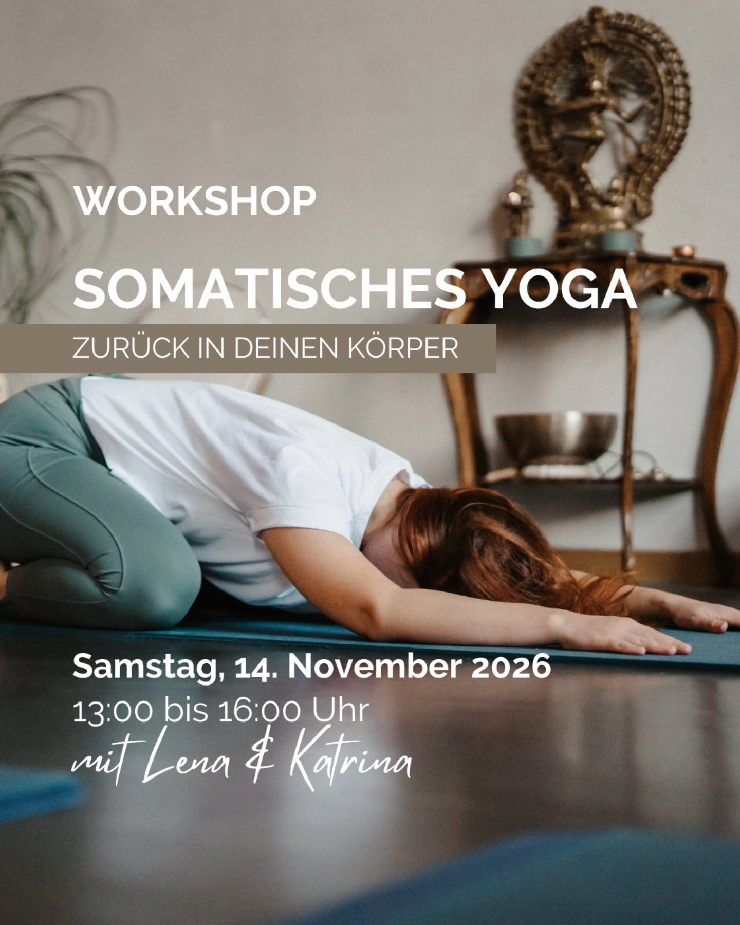Somatisches Yoga ist mehr als Bewegung.
Es ist eine Einladung, deinen Körper wieder wahrzunehmen, dein Nervensystem besser zu verstehen und darüber Schritt für Schritt mehr bei dir anzukommen.
Gemeinsam mit @lena.tara.m & @flow.with.katrina tauchst du in diesem Workshop in die Grundlagen des Somatischen Yoga ein. Du erfährst verständlich, was hinter der Polyvagal-Theorie steckt und wie Stress, Anspannung und innere Unruhe im Körper wirken können.
Danach geht es raus aus dem Kopf und rein ins Erleben.
Dich erwartet eine wohltuende Praxis mit somatischen Bewegungen, bewusster Körperwahrnehmung, Atem und somatischem Tanzen.
Ohne Leistungsdruck.
Ohne „richtig“ oder „falsch“.
Dafür mit Raum zum Spüren, Erforschen und Bewegen.
Für alle, die Yoga körperorientierter erleben, ihr Nervensystem besser verstehen und die Verbindung zu sich selbst vertiefen möchten.
#somatischesyoga #somatischesyogaworkshop #yogaworkshop #YogaBamberg #Omshantiyogabamberg