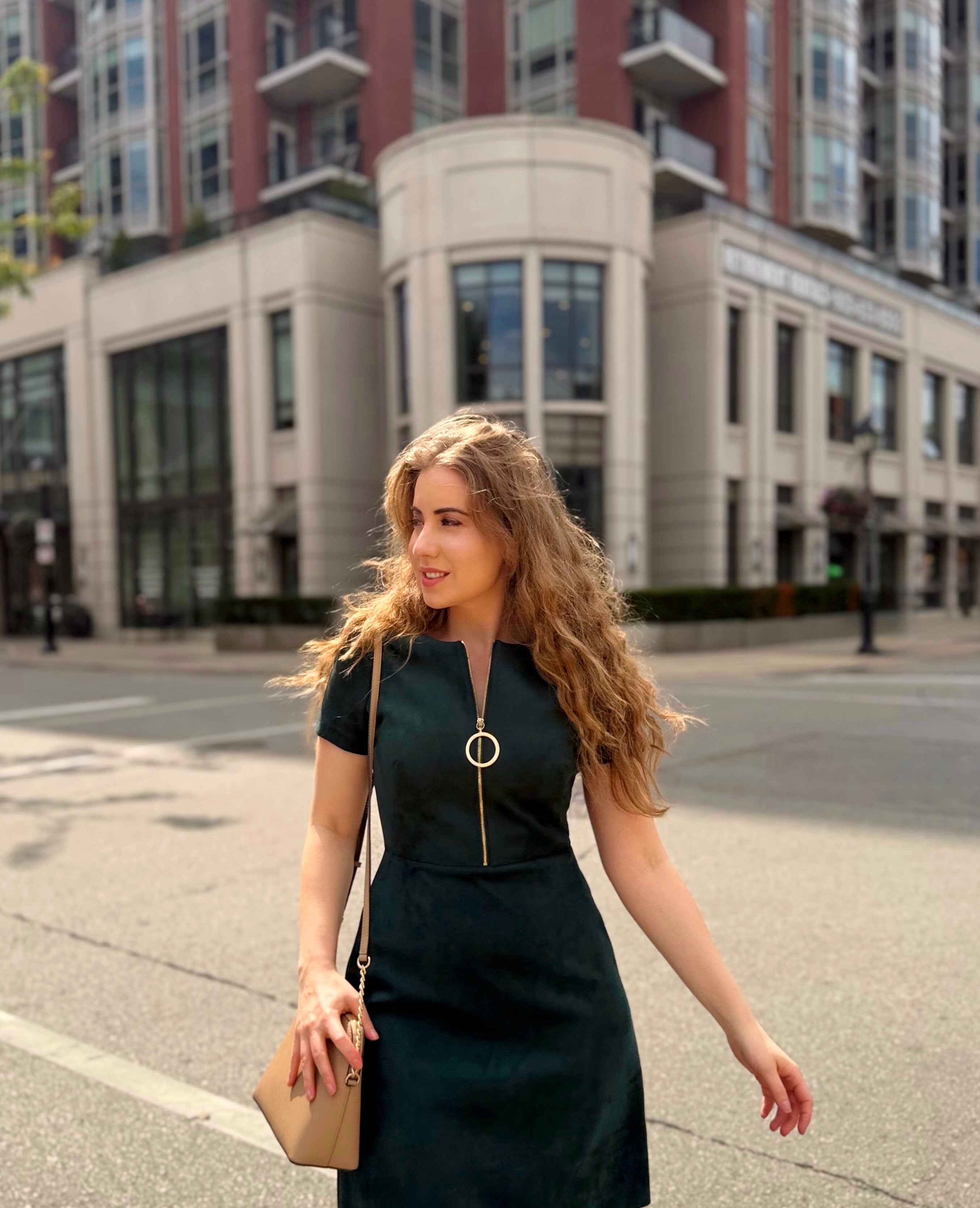 Just casually stopping traffic. 😁
P.S. Check out my article "Why Suede is a Fall Fashion Staple" on the blog! 🫶🏻
....
Burlington, Ontario, Pearl and Pine, suede, fall fashion, autumn style, street style, transitional fashion, fall outfit, editorial style, city style