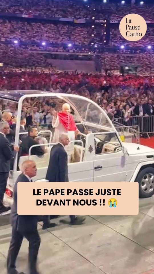 🇫🇷✨ Le pape Léon XIV en papamobile au Stade de France !
Un moment incroyable vécu au plus près de la foule, alors que le Saint-Père traverse le stade sous les acclamations. 🙏🏾🤍
Un souvenir que nous garderons longtemps !
Et vous, vous étiez là ? 👀
📽 @julienbiatchon
___________________
#PapeLéonXIV #PapeEnFrance #leonxiv