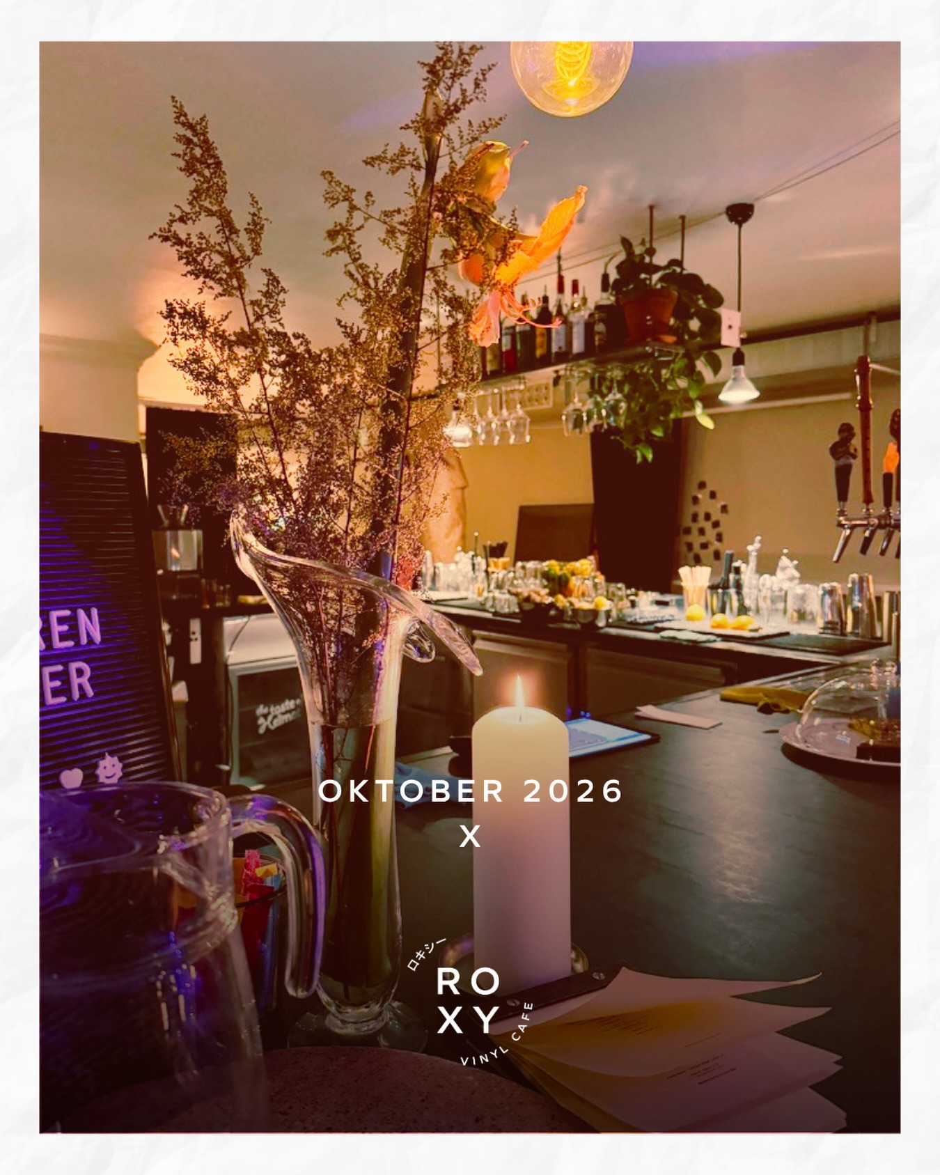 Roxy Vinyl Cafe / Oktober 2026
Die Roxy-Veranstaltungssaison kehrt zurück! Ab Oktober sind wir wieder da – mit unseren bewährten und neuen Vinyl-DJs, Sammlern und Musikauswählern – jeden Samstag und an jedem zweiten Freitag.
Halten Sie auch Ausschau nach besonderen Anlässen, darunter die Rückkehr unserer «Sunday Live»-Konzertreihe, die «Monorecords Listening Sessions», gemeinsame Veranstaltungen mit unserem Schwestergeschäft Kiosk Kurioso und vieles mehr…
Bitte beachten Sie, dass die monatliche Reihe «Roxy Selector Set» vorerst auf Eis liegt, bis wir sie wieder in gewohnter Form anbieten können… (wir suchen noch nach Co-Produzenten, melden Sie sich bei mir!)
—-
Roxy events season returns! We’re back in October with our regular and new vinyl DJs, collectors and selectors, every Saturday and alternating Fridays.
Keep your eyes open soon for special events too, including the return of our Sunday Live concert series, Monorecords Listening Sessions, event collaborations with our sister shop Kiosk Kurioso, and more…
Note that the monthly Roxy Selector Set series is on hold until we can bring it back properly… (still looking for co-producers, hit me up!)
SA 03. Fabiba Brunchtart & Space Marinande @mummoshop @spacemarinade
+
DO 08. Monorecords Listening Session
SA 10. Djette Flashfunk @djette_flashfunk
+
SA 17. Diamond Skull @omar___fra
SO 18. Roxy Live im Vinyl Cafe - Flowers for Caro
+
DI 20. Stricken und Wolle tauschen
FR 23. DJs Shoesoul & FunkFu @shoesoul_rhythmtime @basileus0815
SA 24. Rob Low & Ly Mavro @rob.low.music @ly_pengg
SO 25. Graphic Novel Soundlesung mit Simone Stolz - Dazwischen die Einsamkeit @simone_anais / mit @kiosk.kurioso
+
FR 30. Josh & Jakob @jakobgideon
SA 31. Roxy Vinyl Börse (day) Monorecords 30 Anniversary w/ Cavaliere Spruzzi (night) @monorecordszh
–––
Watch this post for updates…
Fine coffee, nice drinks, great music, good vibes.
#roxyvinylcafe #vinylcafe #listeningbar #vinyl #winterthur