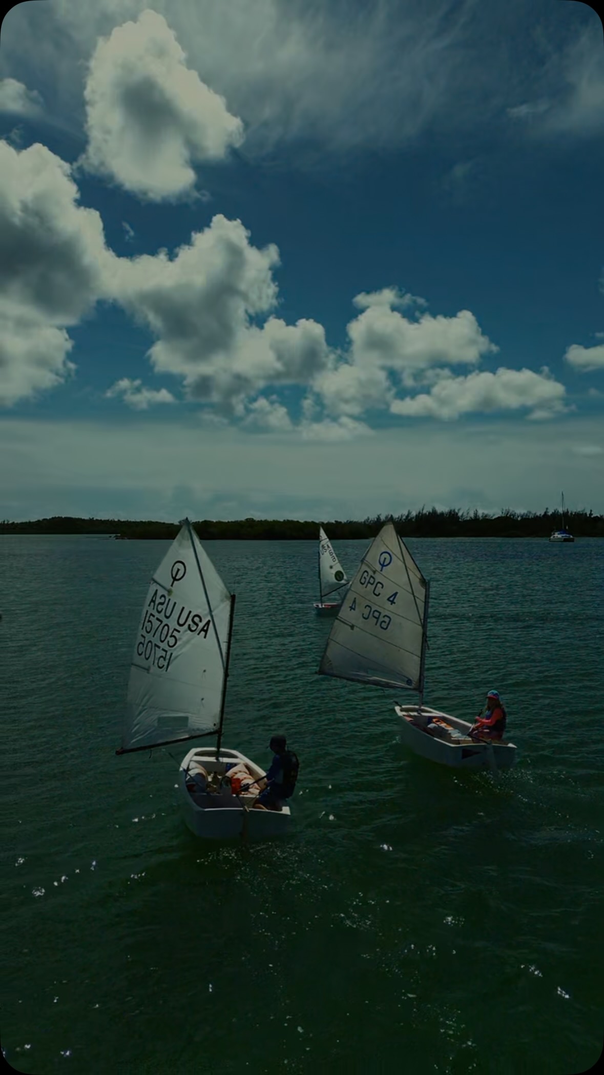 Light weekends, lots of fun! ⛵️
We kicked off our Fall Sailing Course with a full house — lots of new faces joining us from the summer camps and plenty of excitement on the water!
Next weekend is a big one: Nationals in Abaco! 🇧🇸
We’ll keep you posted on all the action!
We @makethemsailors together 🔥