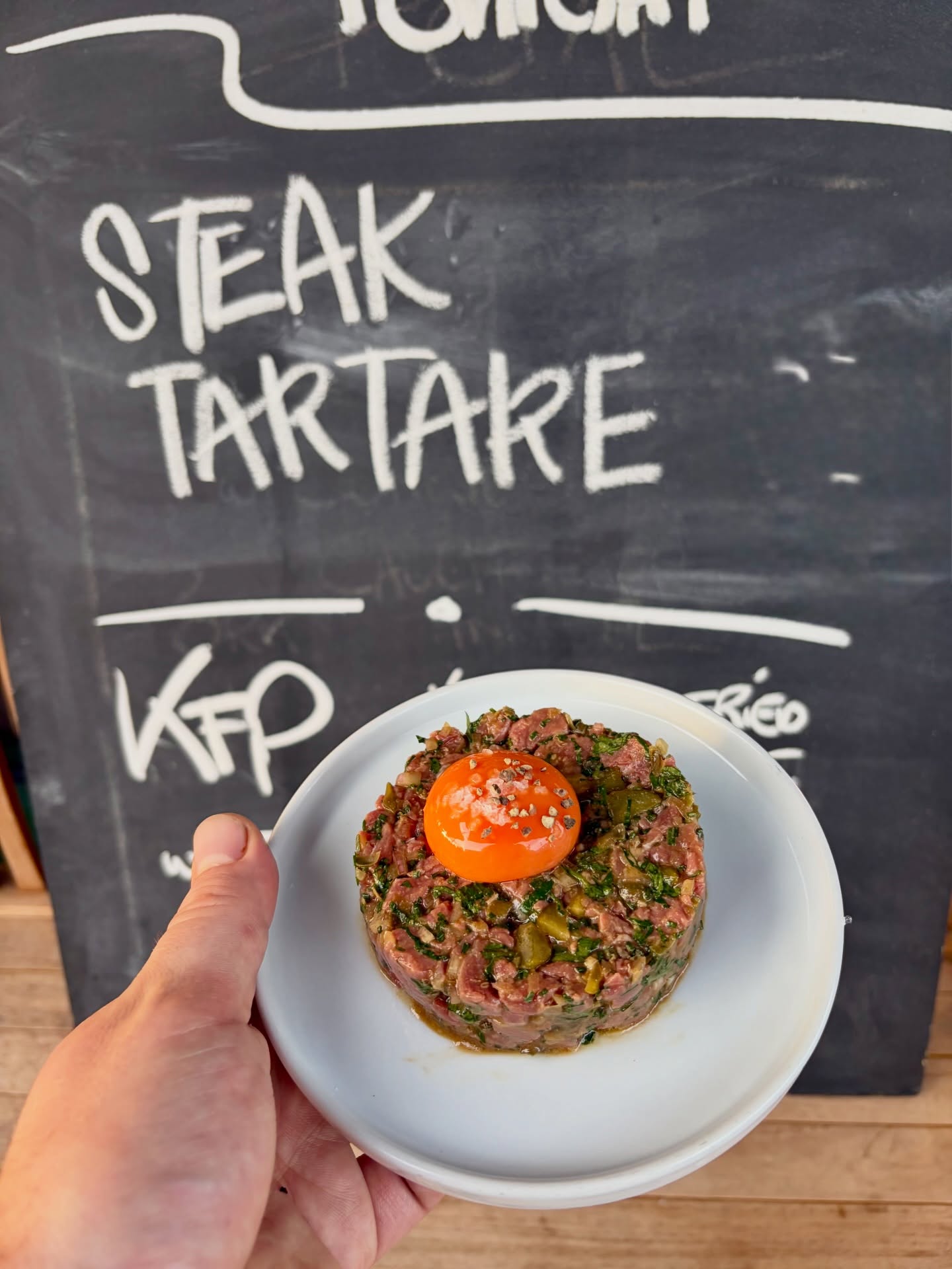 Steak tartare on special tonight…
Serving suggestion by @henryfreestone
