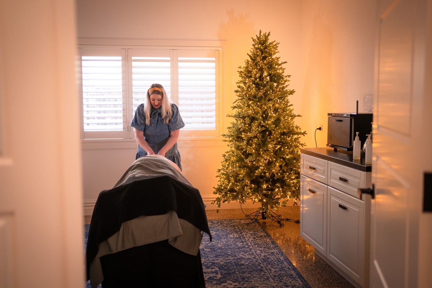 Only 12 weeks until Christmas. However you want to look at it, that is roughly 2 wax cycles or 3 massages before the festive craziness!
December is already filling up fast, so if there is a treatment you always mean to book before Christmas and never quite get around to, now is the time.
Get in touch or join the waitlist at ramai.com.au