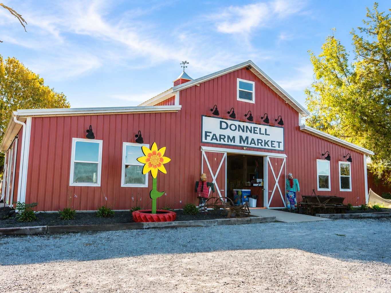 🎃✨ This is your sign to spend your weekend with us! 🧡
Come enjoy pumpkin picking, flower fields, corn mazes, ziplines, pig races, farm animals, photo ops, slides, treats, and so much more! 🍦🎃✨🐷🛝
Saturday 10am - 6pm & Sunday 12 - 6pm!
donnellcenturyfarm.com