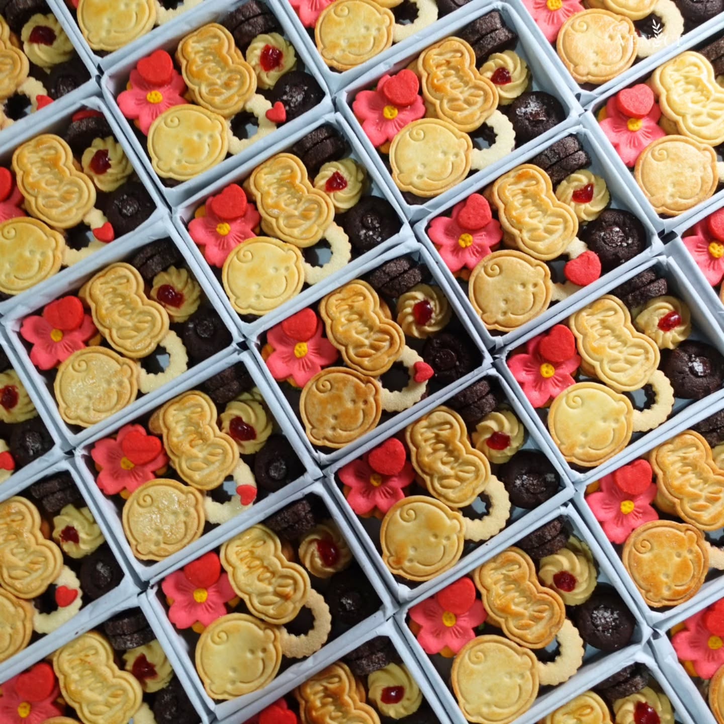 “Is our cookie box smaller than others?”
This is the question we always get from most of the parents...
Yes, we know.
If you put our box next to some others in the market, ours may look smaller.
And honestly?
We’re okay with that.
Because we never wanted to make a box look bigger just for the sake of looking bigger.
We want you to open the box.
Smell that freshly baked buttery aroma.
Take a bite.
And let the texture speak for itself.
Crunchy?
Yes.
Crispy?
Yes.
Buttery and crumbly?
Yes.
Melt-in-your-mouth?
Yes.
Real citrus zest?
Yes.
Full chocolate?
Yes.
Full Earl Grey?
Absolutely.
And here’s something we really care about —
THE BUTTER MATTERS.
We don’t simply use one butter for every cookie.
Different recipes need different things.
Different butter choices can affect the aroma, richness, crispness and that beautiful buttery finish.
Because every recipe has its own personality.
That’s why inside our little full moon cookie box, you’ll find MORE THAN 7 RECIPES.
More than 7 textures.
More than 7 flavours.
More than 7 little experiences in one box.
So…
Maybe our box is smaller.
But is the cookie experience smaller?
That’s something we’d rather let YOU decide.
Don’t compare the box.
Compare the bite.
Open it.
Smell it.
Taste it.
And maybe your first bite will say exactly what ours always does…
“Ahhh… this is REAL butter cookies.” 🤎
Now…
LET’S SEE ALL OUR VARIETY. ✨
#venicecookies #fullmoon #weddingcookies #gifting