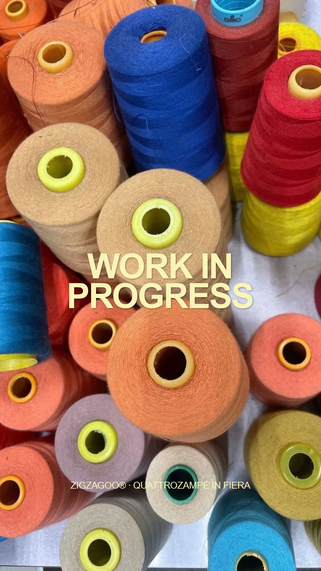 WORK IN PROGRESS.
DOGWEAR IN THE MAKING.
Tagliamo. Proviamo.
Rifacciamo.
E nel frattempo nascono cose nuove.
Stiamo preparando Quattrozampe in Fiera.
Alcune novità le vedrete lì.
Prima ancora che online.
See you IRL.
Zigzagoo®