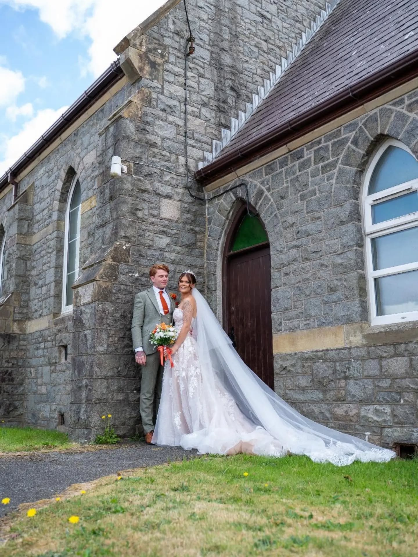 Some gorgeous photos from Abbi's gorgeous wedding 😍💍 Congratulations to the happy couple and thank you for sharing these lovely photos with us! ✨