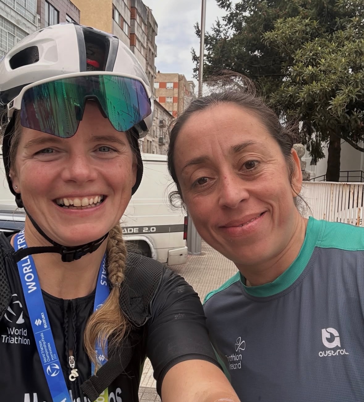 And the second half of the wonderful DTC crew who took part in the @worldtriathlon events over the weekend in Pontevedra! Well done to Celine and Elisa, both of whom are always on hand to support members as they begin their triathlon journeys. Celine is our Women’s Officer and Elisa is our Membership Officer this year, they give so much of their time to help those starting off and we’re so proud to see you continue to be wonderful role models in the world of Multisport. Well done to you both 👏🏼⭐️