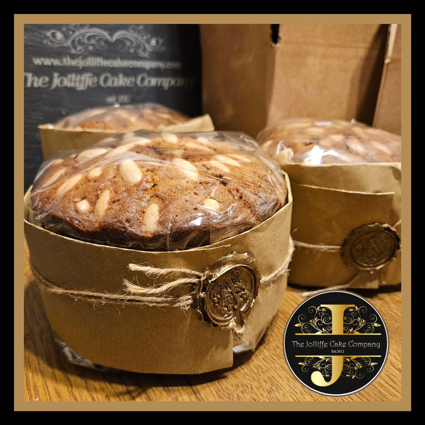 It has been a busy week, so far, for our Dundee Cakes! Weighing approx between 1700g and 1800g our Dundee cakes are made with British Butter,Free Range eggs and Organic fruit, steeped in tea for 24hours! Topped with whole Almonds. ( which do sometimes move around while baking) These ARE NOT suitable for Nut Allergy sufferers. Suitable for Vegetarians & Freezing. They are 6ins in diameter. Wrapped and sealed with a wax seal. Posted anywhere in the UK. These are EXCEMPT from our 2 WORKING day lead time, please allow 4 WORKING days before dispatch, Sundays and Mondays are NOT classified as working days.. #dundeecake
#madeinengland🇬🇧 #bakesbypost #thejolliffecakecompany #woodleyberkshireuk