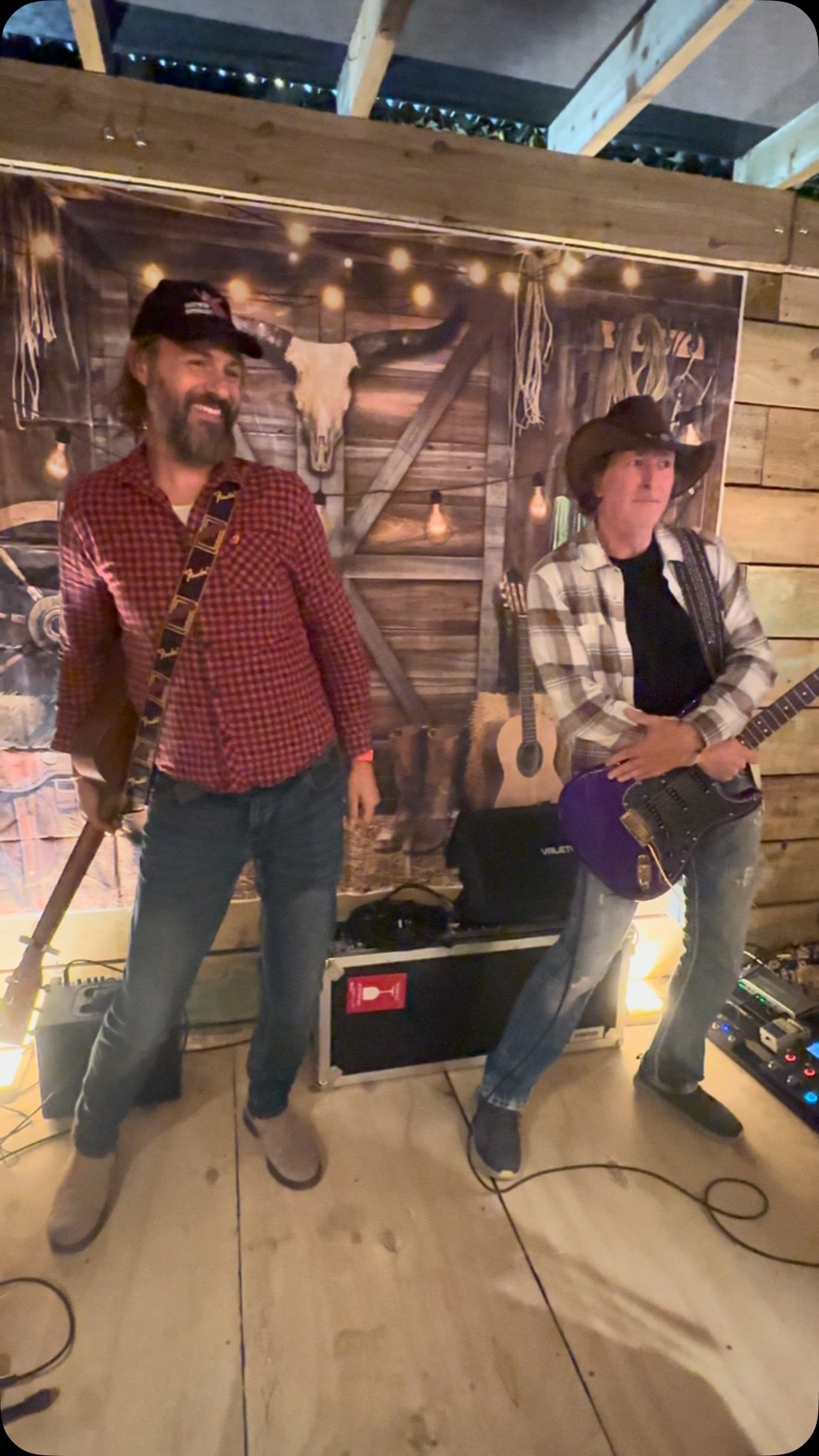 The guys were demonstrating the line dancing with true precision last night. We hadn't realised just how talented they are!
#linedance #naturaltalent #countryband #linedancer