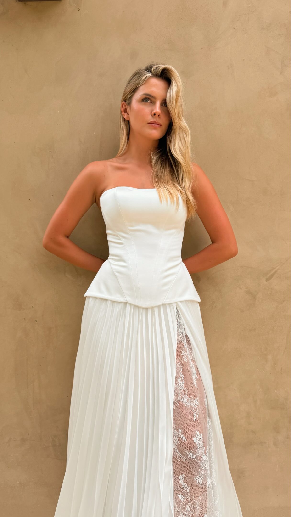 french corded lace meets soft ivory chiffon 🤍☁️
a timeless A-line wedding dress with a classic boat neckline, effortless drape, and a detachable overskirt for when you want a little more drama.
2027 and 2028 brides, save this one!
Vienna by Evelyn Bridal | Spring 2027