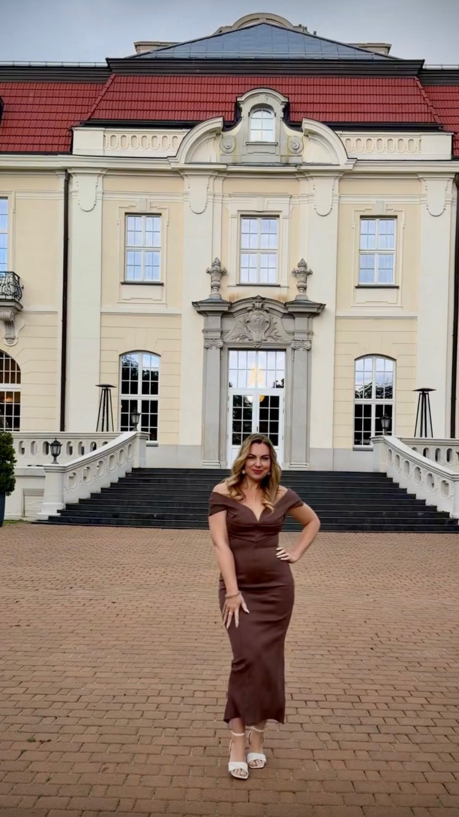 A wedding experience I’ll never forget
My beautiful Krakow Bride chose The Elite Glow
VIP Experience and it truly was so much more than hair & makeup.
After arriving at the stunning @hotelsaskikrakowcurio the night before, my morning started at 5.30am getting the bridal party ready before creating my bride’s dream look.
I had prepared a few special gifts for her, and once she was ready, I had just five minutes to get myself dressed before following her to the church to witness the ceremony!
At the exquisite Goetz Palace @palacgoetz, I continued looking after my bride with touch-ups, helped her into her second dress, refreshed her makeup and transformed her hair into an elegant low bun.
And then… ball dress on, flip-flops ready, and I joined the celebrations!
The party went on until 4am — and yes, I was still dancing!
This is what my VIP experience is about: being there beyond the chair, looking after the details, supporting my bride through every transformation and making her feel truly cared for throughout her day.
Feeling incredibly blessed to have been part of such a beautiful celebration.
Planning a destination wedding? The Elite Glow
VIP Experience is available worldwide. DM me “VIP” to enquire. https://www.ievagenovesi.com/services
#KrakowWedding #LuxuryBride #VIPBridalExperience #DestinationWedding #BridalHairAndMakeup
It was pleasure working together with @vision_mk.weddingcontent
luxury bridal experience, destination wedding, VIP bride, bridal hair and makeup, Krakow bride, Poland wedding, luxury bride, destination bridal artist, second bridal look, wedding day support