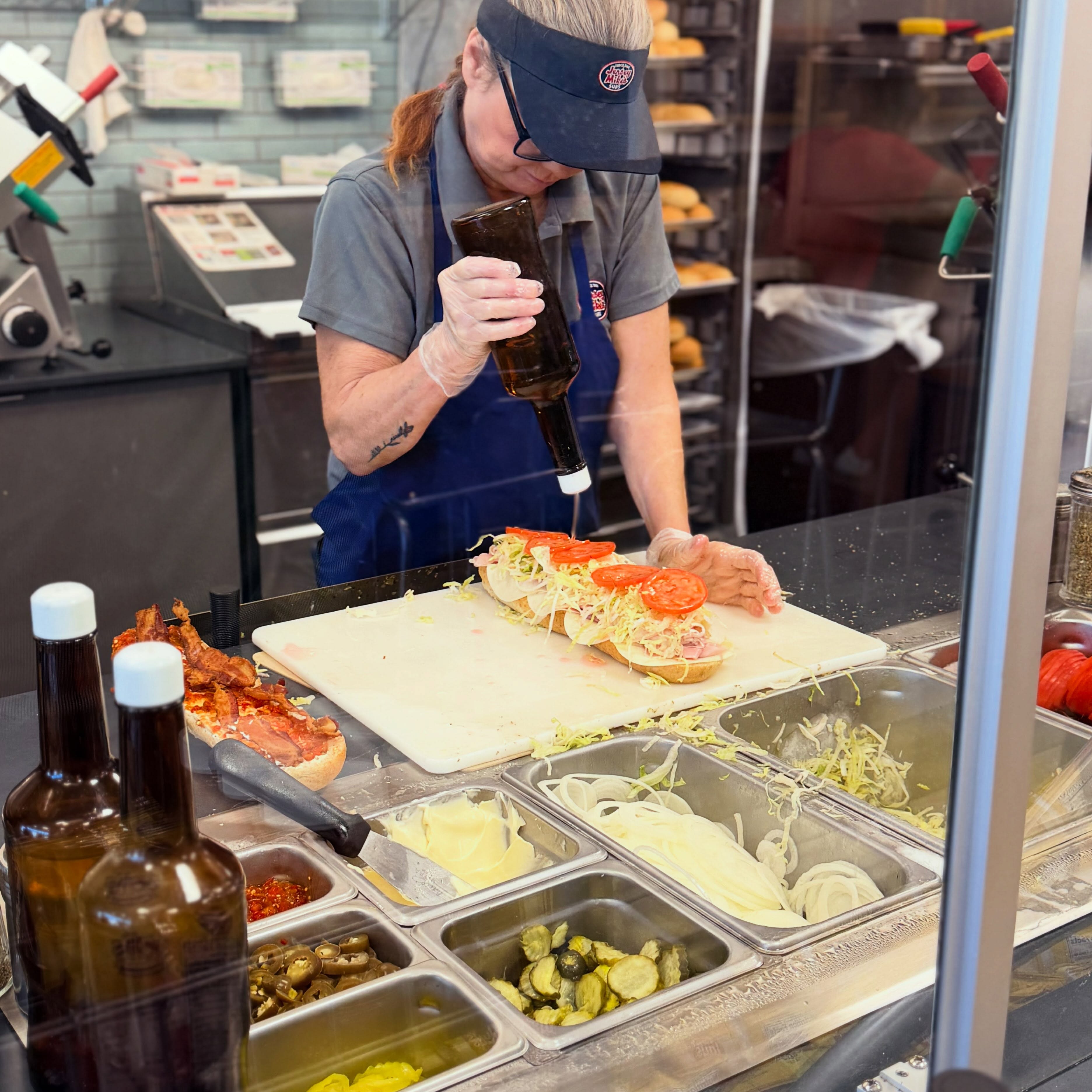 Sometimes simplicity just hits. 🥖
A good sub, a bag of chips, and that’s really all you need.
#Foodie #FoodLover #CincinnatiEats #CincyFoodie #JerseyMikes