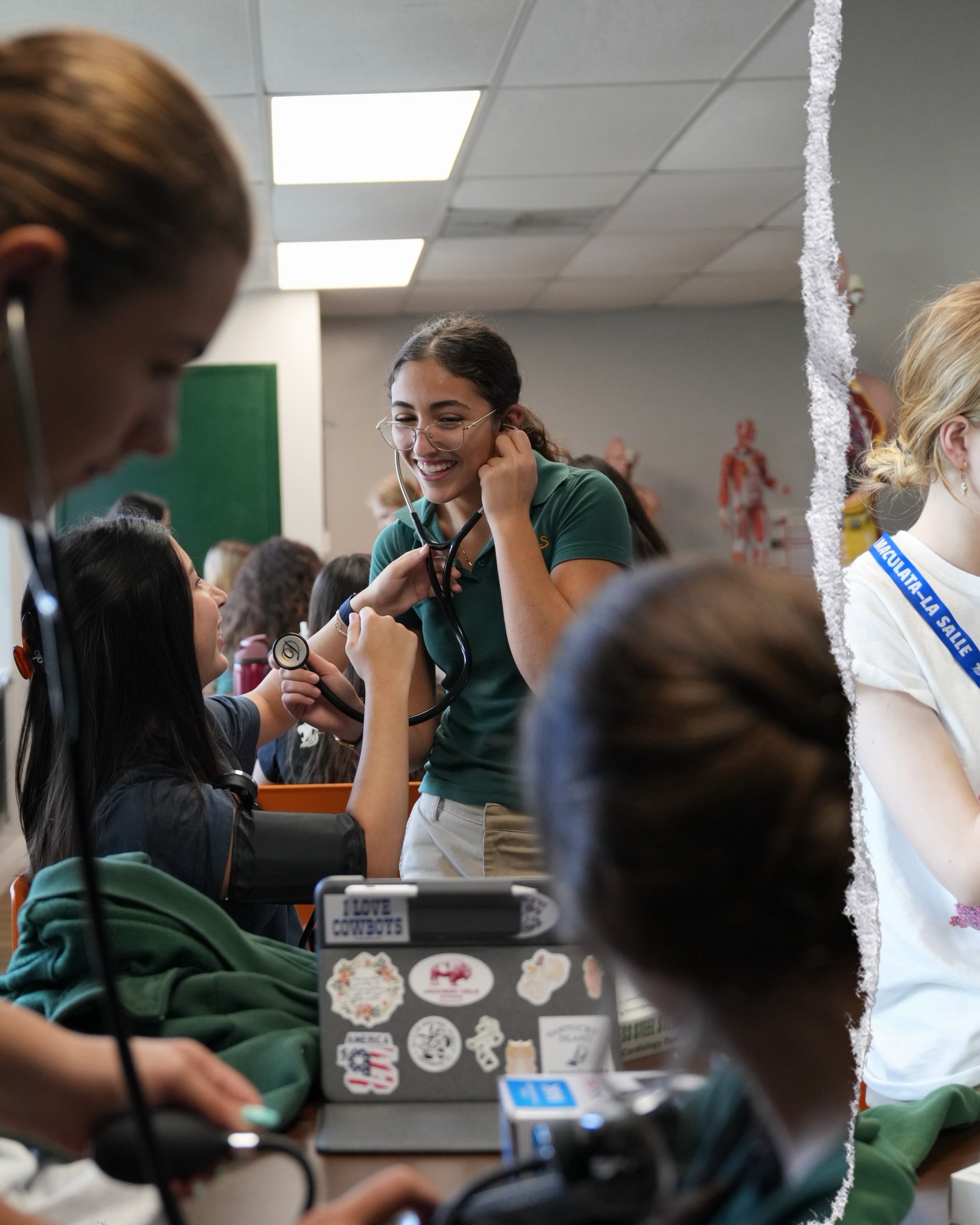 Our STEAM Anatomy students had the opportunity to learn from @nsu_universityschool medical students during an engaging, hands-on workshop focused on vital signs.
Students explored the fundamentals of taking and understanding vital signs while gaining valuable insight into the skills used by healthcare professionals every day. 🫀🩺
Experiences like these bring anatomy to life and give our students a closer look at the possibilities within the medical field!
#STEAM #Anatomy #MedicalEducation #NSU