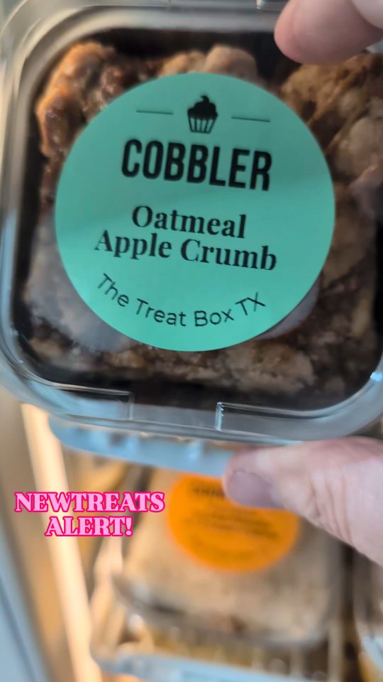 NEW TREATS ALERT!
Three new treats just landed at @parkersmercantilelhtx this weekend:
🧡 Pumpkin Snickerdoodle + Cream Cheese Cookie Bar
💚 Oatmeal Apple Crumb Cobbler
🤎 Turtle Pecan Cookie Bar
And while you’re there, stick around for college football, live music Saturday, karaoke Sunday + games all weekend! 🏈🎶
Come grab a treat and enjoy the weekend at Parker’s!
📍 Parkers Mercantile | Liberty Hill
#TheTreatBoxTX #BestOfLibertyHill #ParkersMercantileLHTX #LibertyHillBakery #TheMarketLHTX