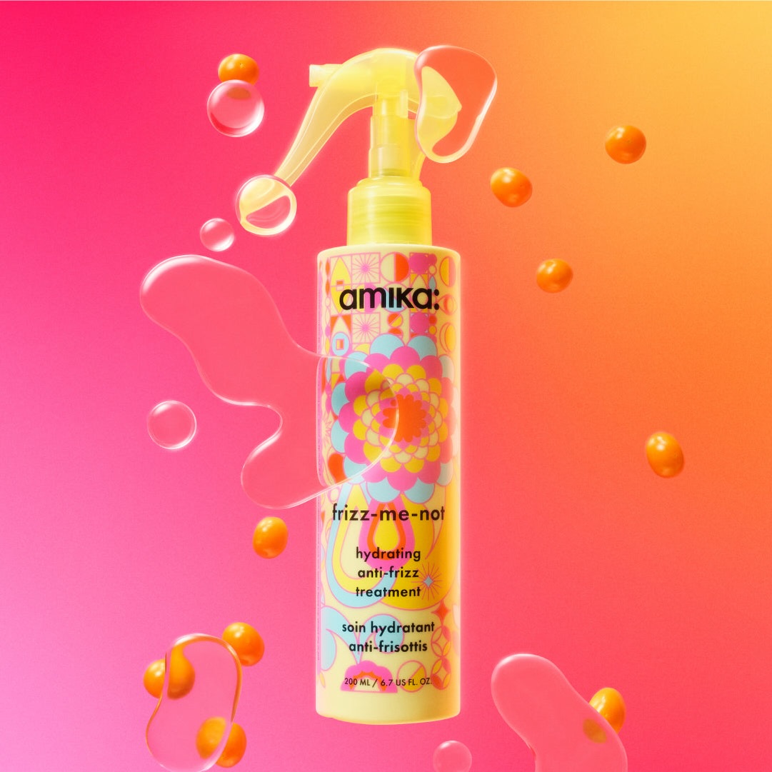 Frizz the minute you step outside? We know the feeling 🙃
Amika’s anti-frizz spray helps keep your hair looking smooth, even on those humid days. A little finishing touch for a style that lasts beyond the salon chair ✨
Available in salon and online at HarringtonWest 🧡