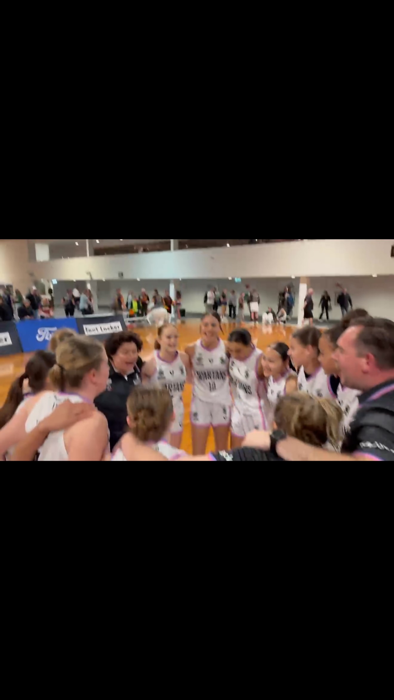 SEMI FINAL BOUND 🙌🏻
Our Spartans Girls have secured their spot in the U14 Nationals Championship Division semi finals after an AWESOME comeback win against the Camberwell Dragons in last nights QF!
No better way to celebrate than singing the iconic Spartans song after a win 🙌🏻💪🏼
Lets go girls!
#DarksideFamily