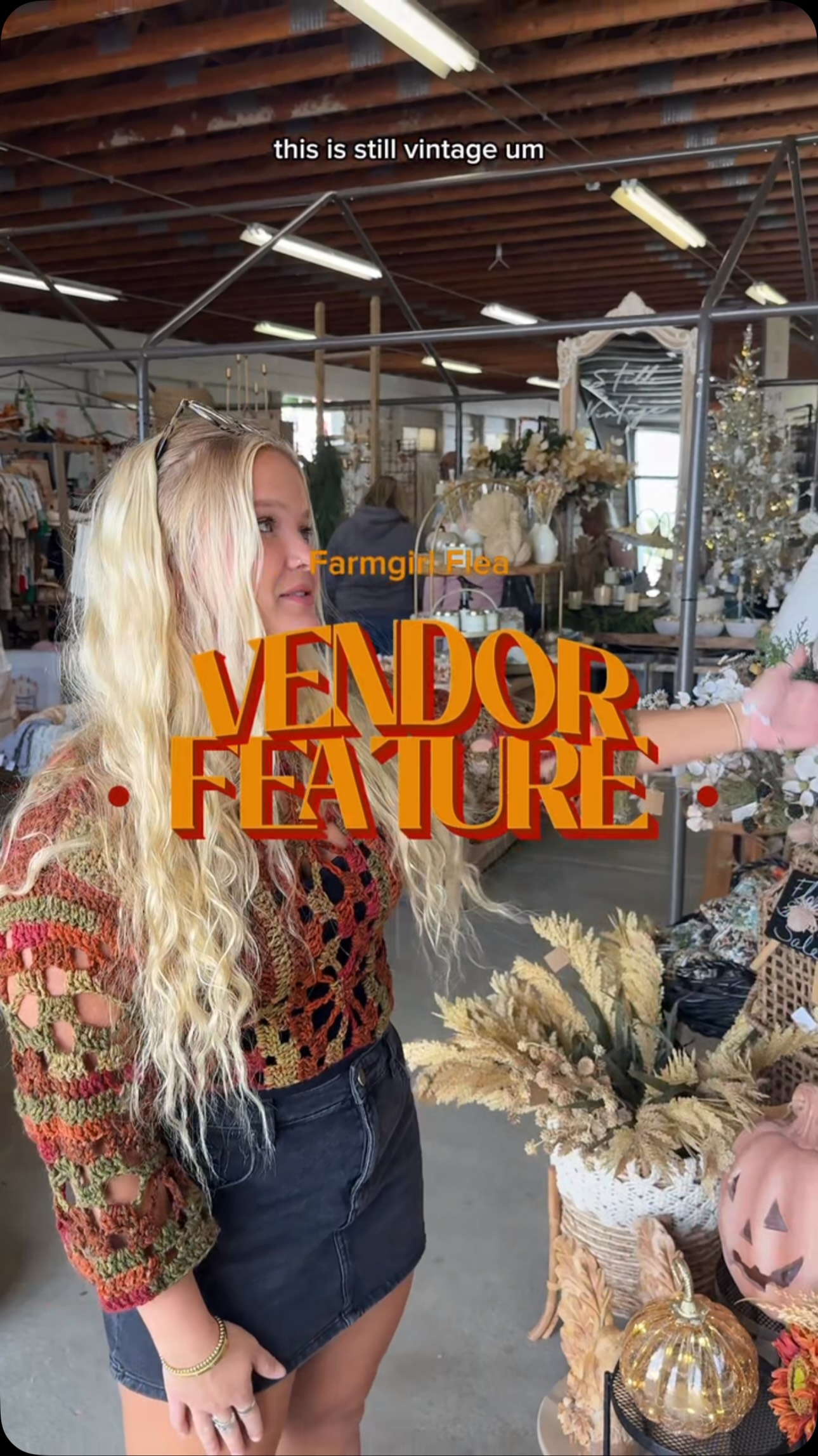 @stillvintagehomedecor always holds it down at the entrance to barn 10, and they always have the most beautiful displays!
They are masters of seasonal decor and displays and always have the cutest items!
Make sure to check them out before 4pm today!
#marketbooth #vendor #market #vintage #boho
