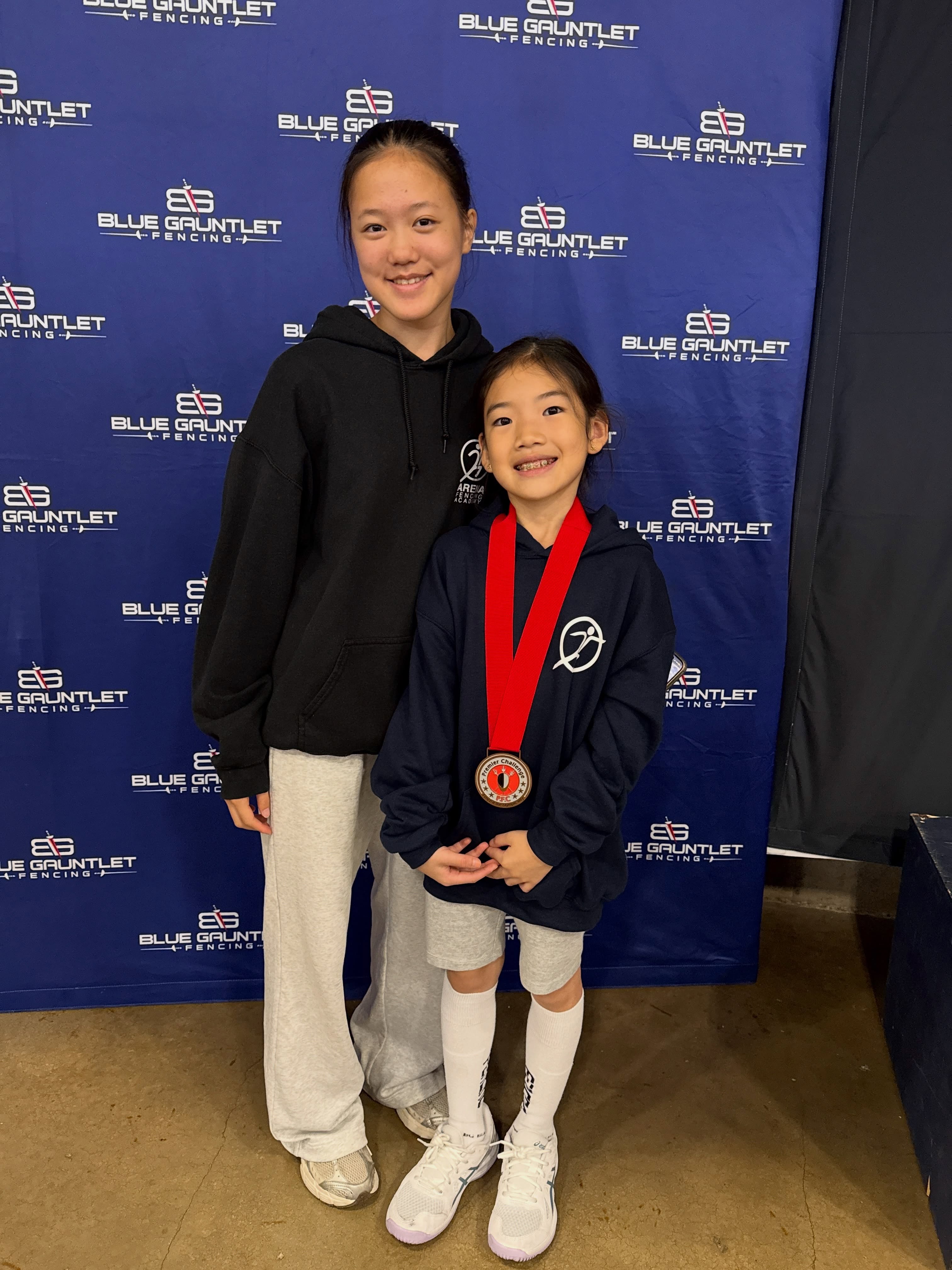 Premier Challenge
Congratulations Claire Moon on your first tournament event and Bronze medal 🥉 in the Y8 event!!!
Claire Lee paving the way for the younger fencers.