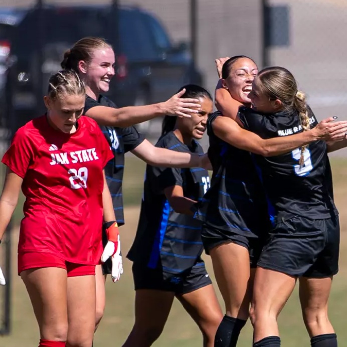 Conference USA is ON ✅
Middle Tennessee started league play strong with a 2-0 win over Jax State—thanks to goals from Saachi Bureau and Hannah Murphy!
Big moments included pressure all match from Ania Denham, the assist work by Hailey Phillips, and a shutout anchored in goal by Ella Sellers. Head coach Aston Rhoden’s squad showed toughness and identity to take three huge points!
Next up: vs. Liberty (Thu, Oct. 1 | 7 p.m.)
#MTWomenSoccer #MTSU #ConferenceUSA #BlueRaiders #AstonRhoden #SaachiBureau #HannahMurphy #AniaDenham #HaileyPhillips #EllaSellers #JaxState #CUSA #WomenInSports #GoBlueRaiders