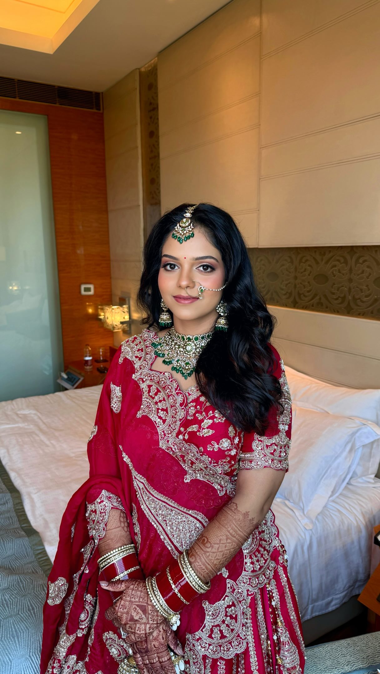 Anushka’s bridal look was all about luminous skin, soft glam, and open hair—creating an elegant look that feels just as beautiful in person as it does in photographs. 🤍
Makeup @makeupbyanibhadhar
Hair @artistry_by_sumit9
#makeupbyanibhadhar #luxurybride #luxurybridalmakeup #naturalmakeuplook #openhairstyle