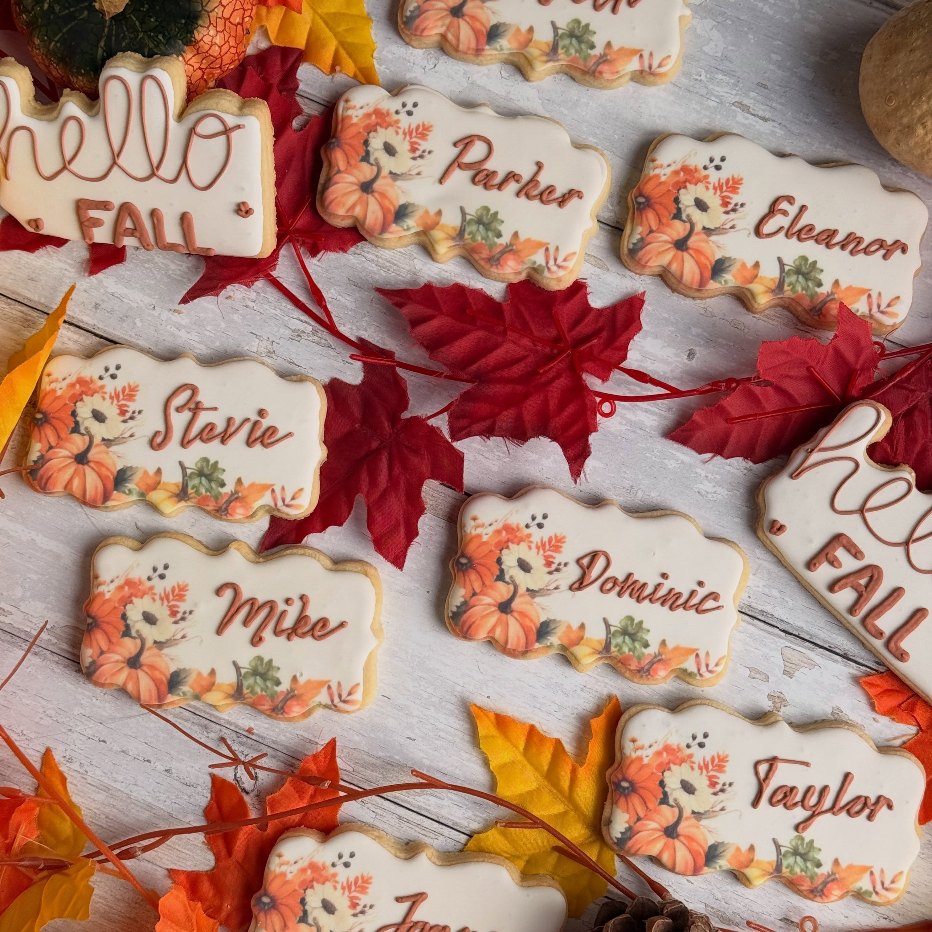 THANKSGIVING PERSONALIZED PLACE SETTING COOKIES 🍂
Everyone’s favorite cookie style got an upgrade this year and it’s giving allll the fall vibes 🍁
Place setting cookies are the most ordered product for the holidays and for a good reason 🤩
For $6/each you’ll get: a beautiful sugar cookie, individually packaged (heat sealed in a clear bag) with your guests name!!
🗓️All orders must be placed before Wednesday October 7th for pickup on Thanksgiving weekend
Don’t wait because I fill up quickly, BUT more seasonal treats are on their way soon, so stay tuned and don’t wait until the last minute to secure your desserts 🤭
.
.
.
.
.
#placesettings #thanksgivingcookies #customcookiesnobleton #juliassweettreats #torontocookies bakery, Thanksgiving desserts, custom decorated sugar cookie, Nobleton bakery, Toronto bakery, personalized cookies, name card cookies