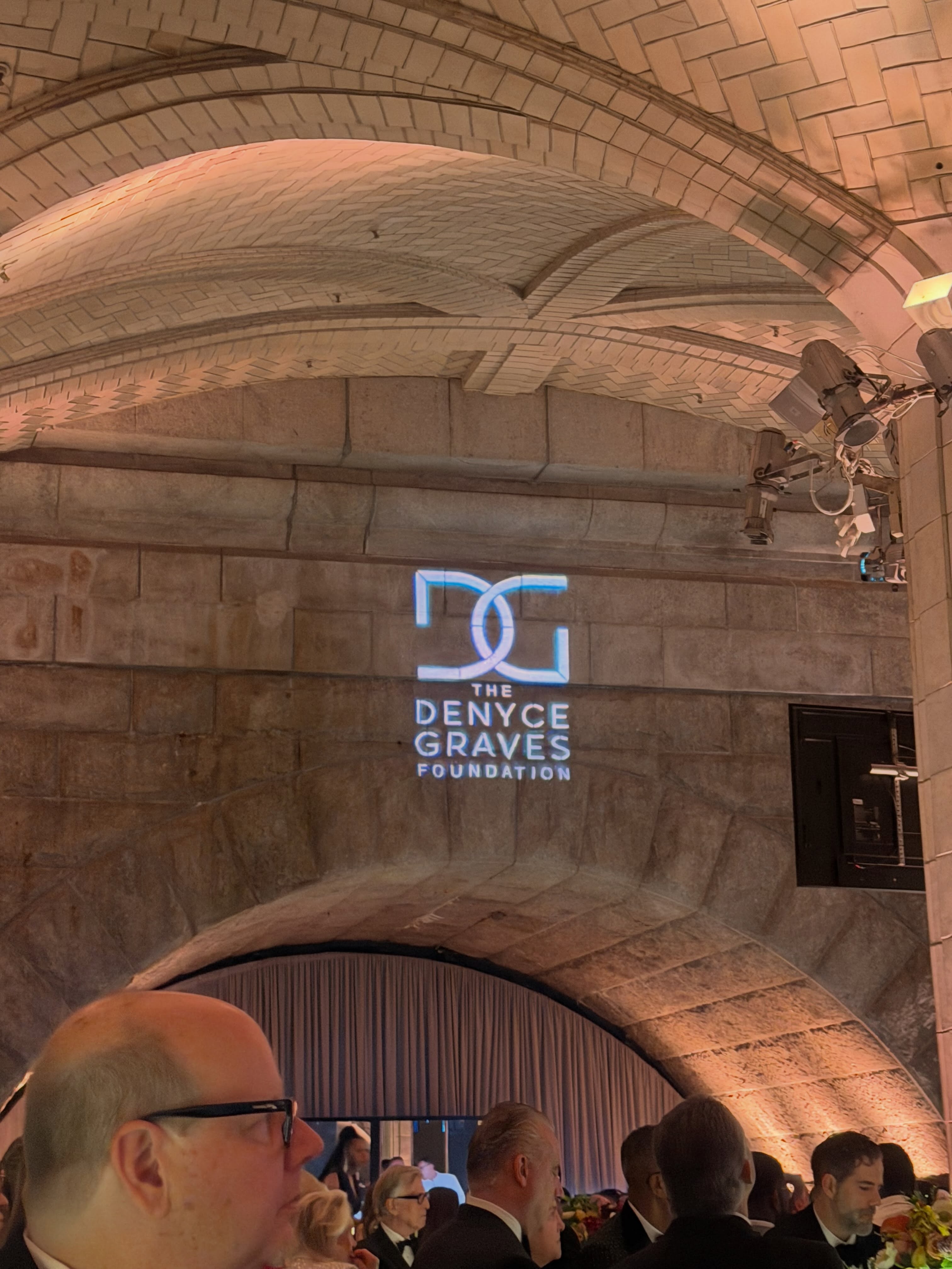 Thank you to the @thedenycegravesfoundation for having me as a guest at last night’s Harvest Gala. I had such a great time connecting with friends and colleagues that didn’t take many photos!! The gala was a beautiful display of what I’d love our industry to be. Diverse, inclusive, filled with people from all walks of life gathered to celebrate #excellence and in community around our #love and #passion for the art form of #opera and #classical music. Shoutout to my dinner date @milikkashadtv @aundimariemoore for being a shining light in the room and the brilliant Kwame Alexander!