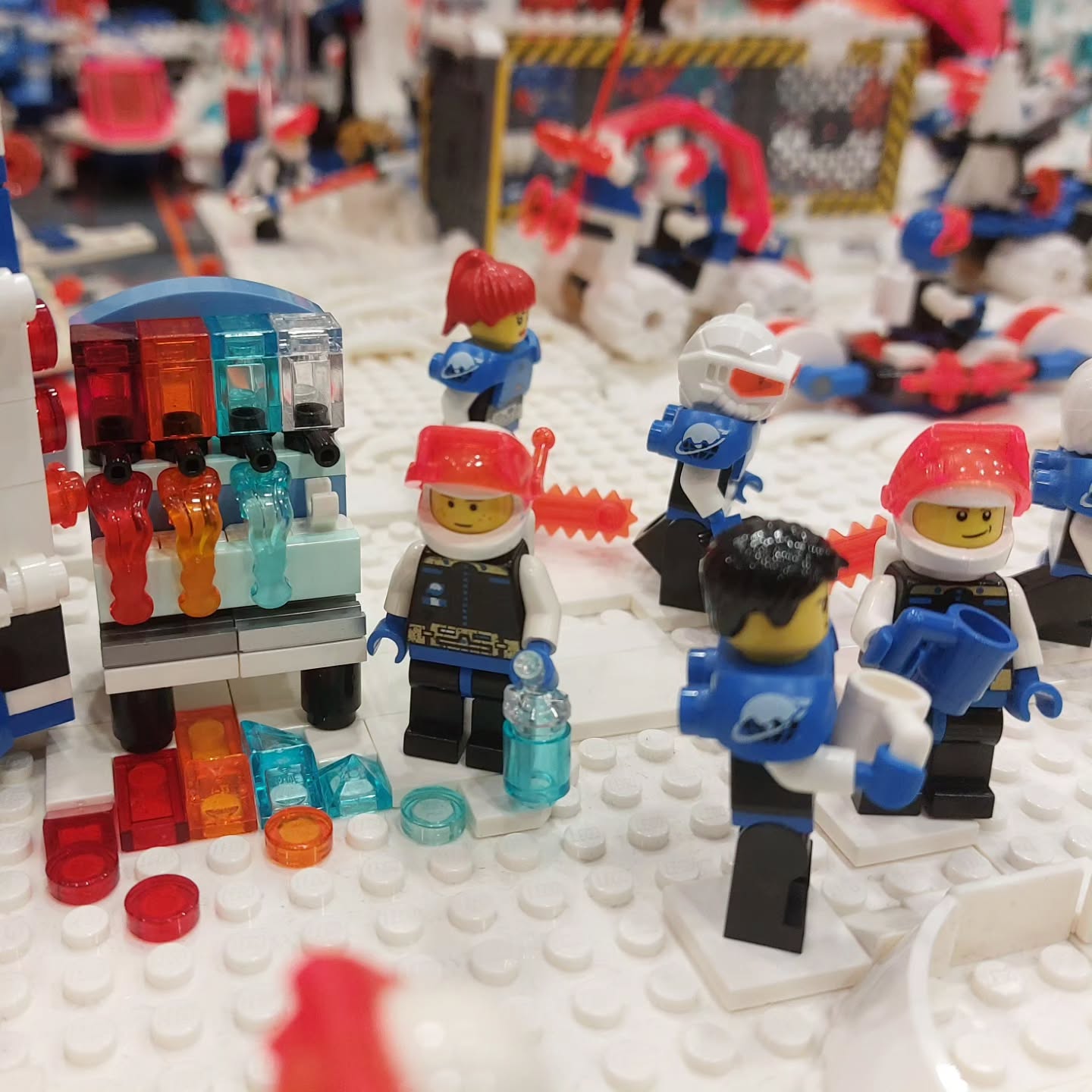 Thanks to those who popped over and said hello at the Plymouth Brick Festival today.
Here's a couple of highlights and the newer additions to the display. I'm going to try and collect all the trans light blue animals. I want to do a can-you-spot sort of thing with all the ice sculptures.
#afol #iceplanet #legospace #brickfestival #moc