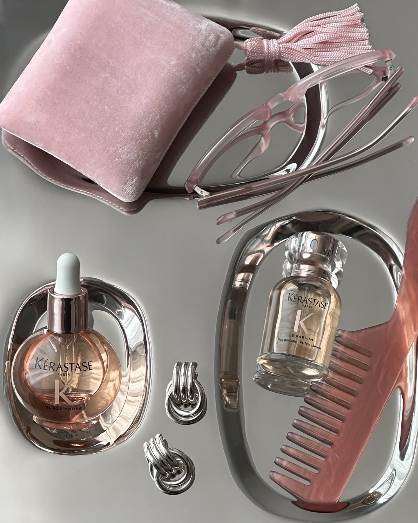 The Gloss Absolu essentials every It-girl needs ft. Glaze Drops and Le Parfum. ✨ #bellanellabeauty
Weightless shine, frizz control, and a fragrance that captures modern femininity in every spritz.
.
.
.
#KerastaseGlossAbsolu #GlossAbsoluPerfume #HairMist